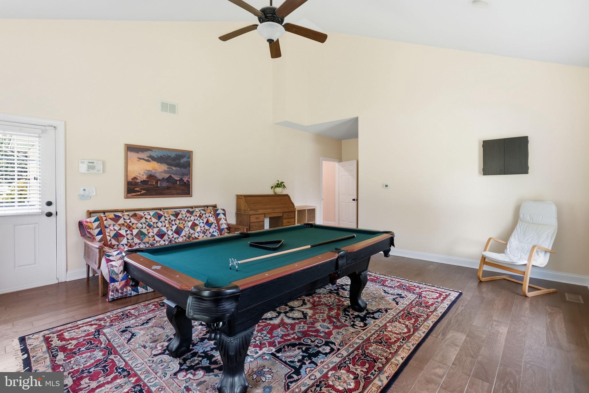 SWEET HOLLOW - Residential