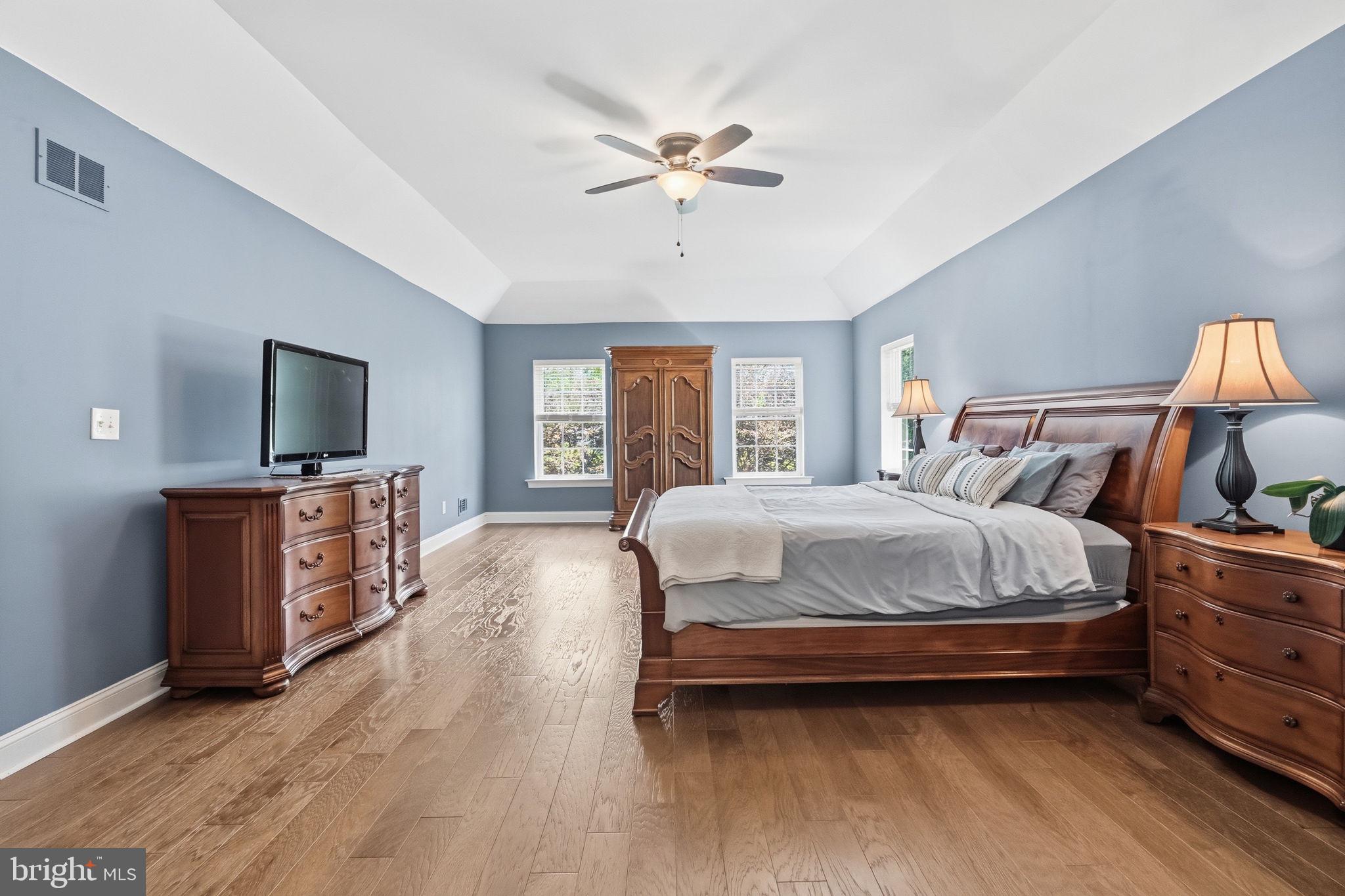 SWEET HOLLOW - Residential