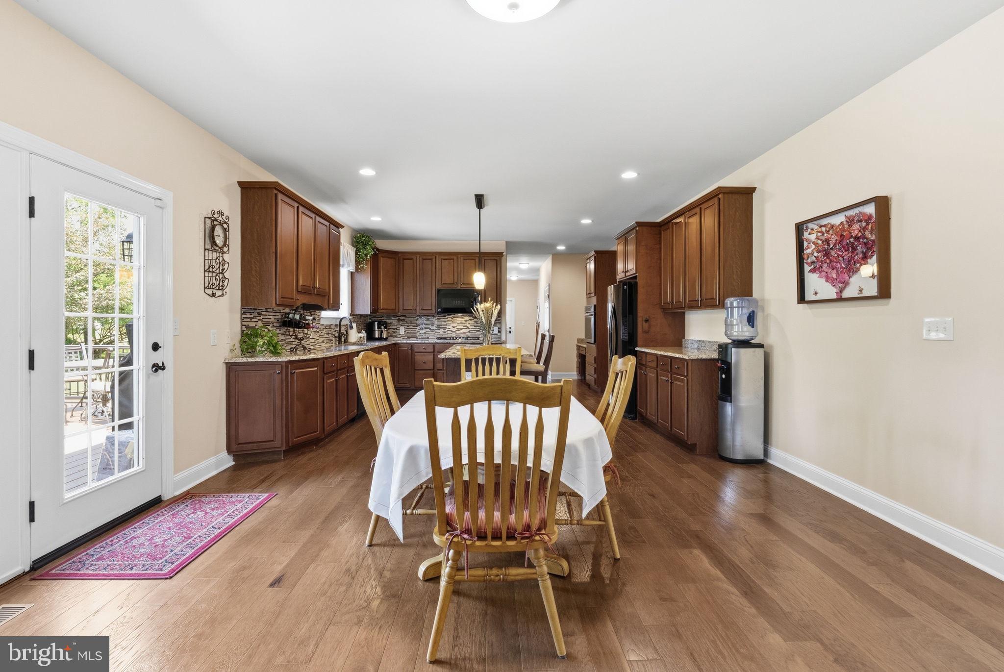 SWEET HOLLOW - Residential