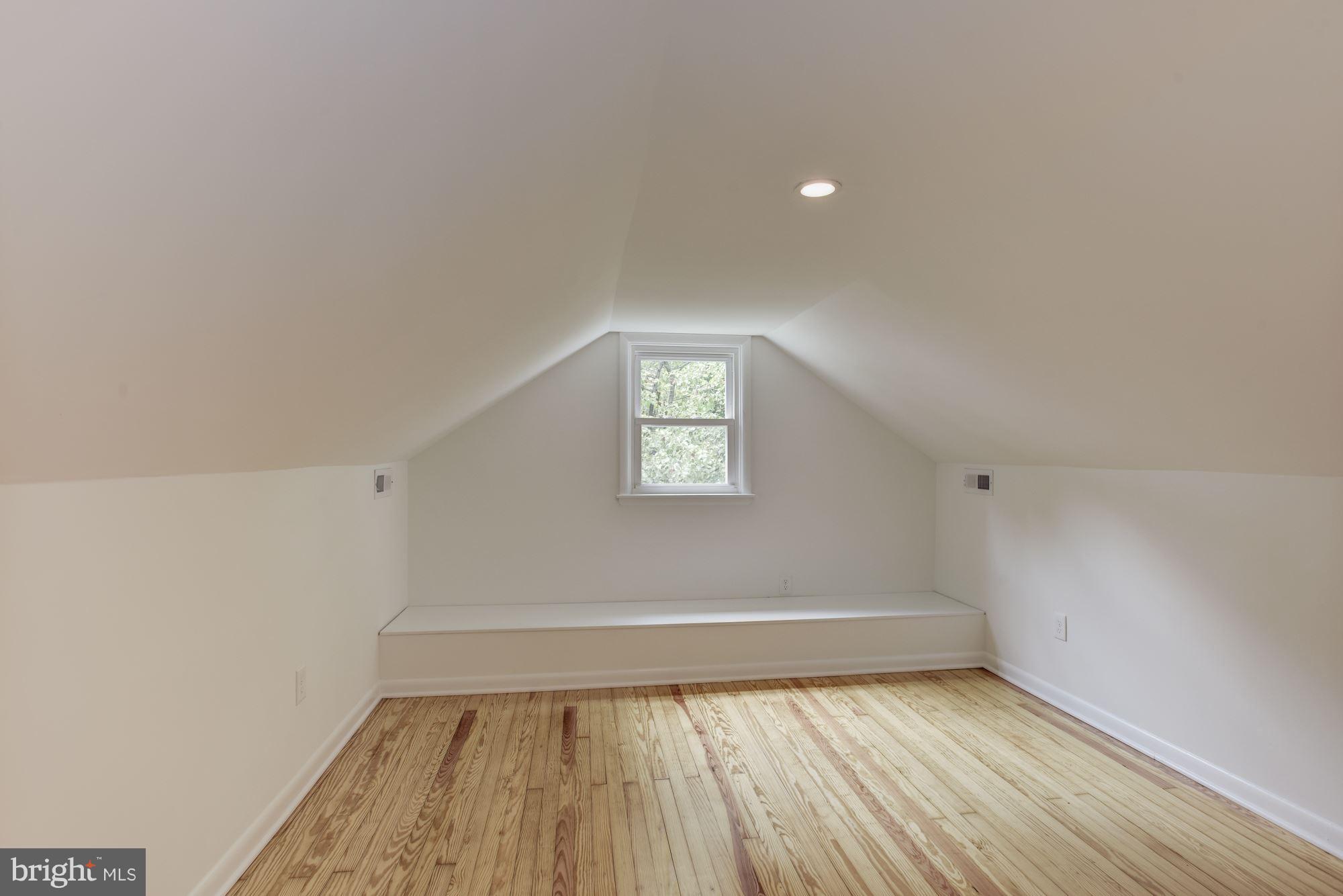 HILLSMERE ESTATES - Residential