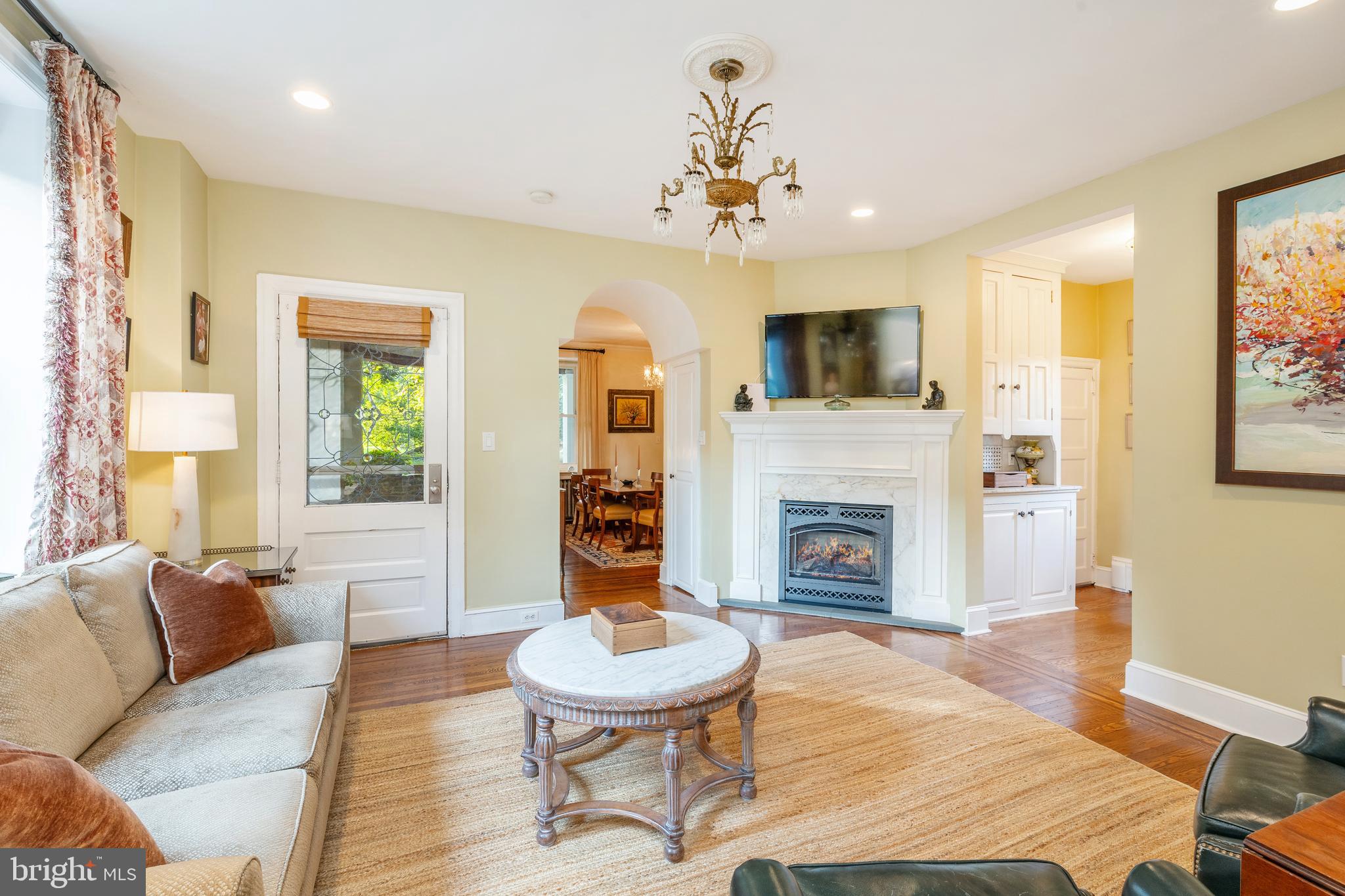 CHESTNUT HILL - Residential