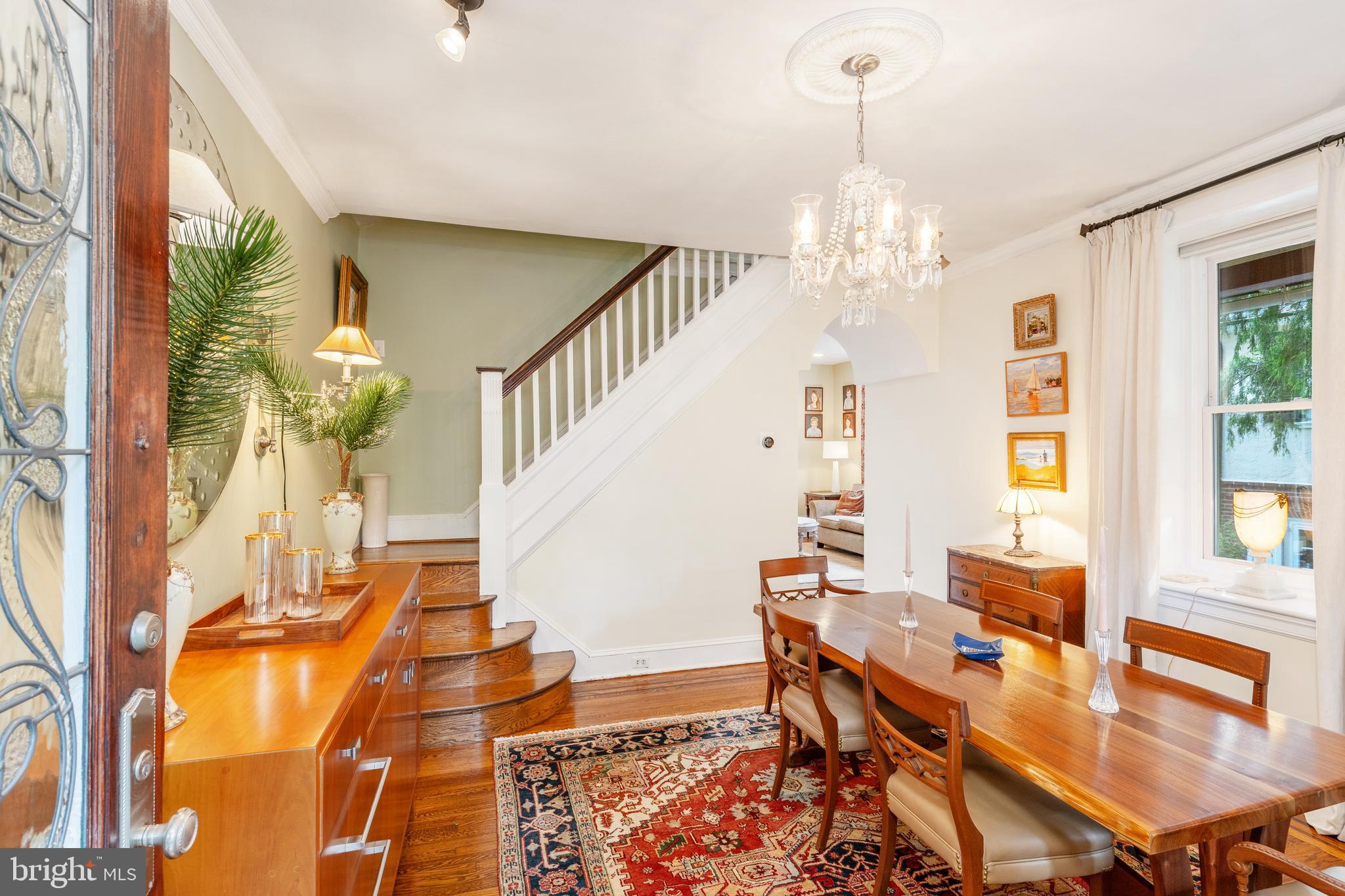 CHESTNUT HILL - Residential