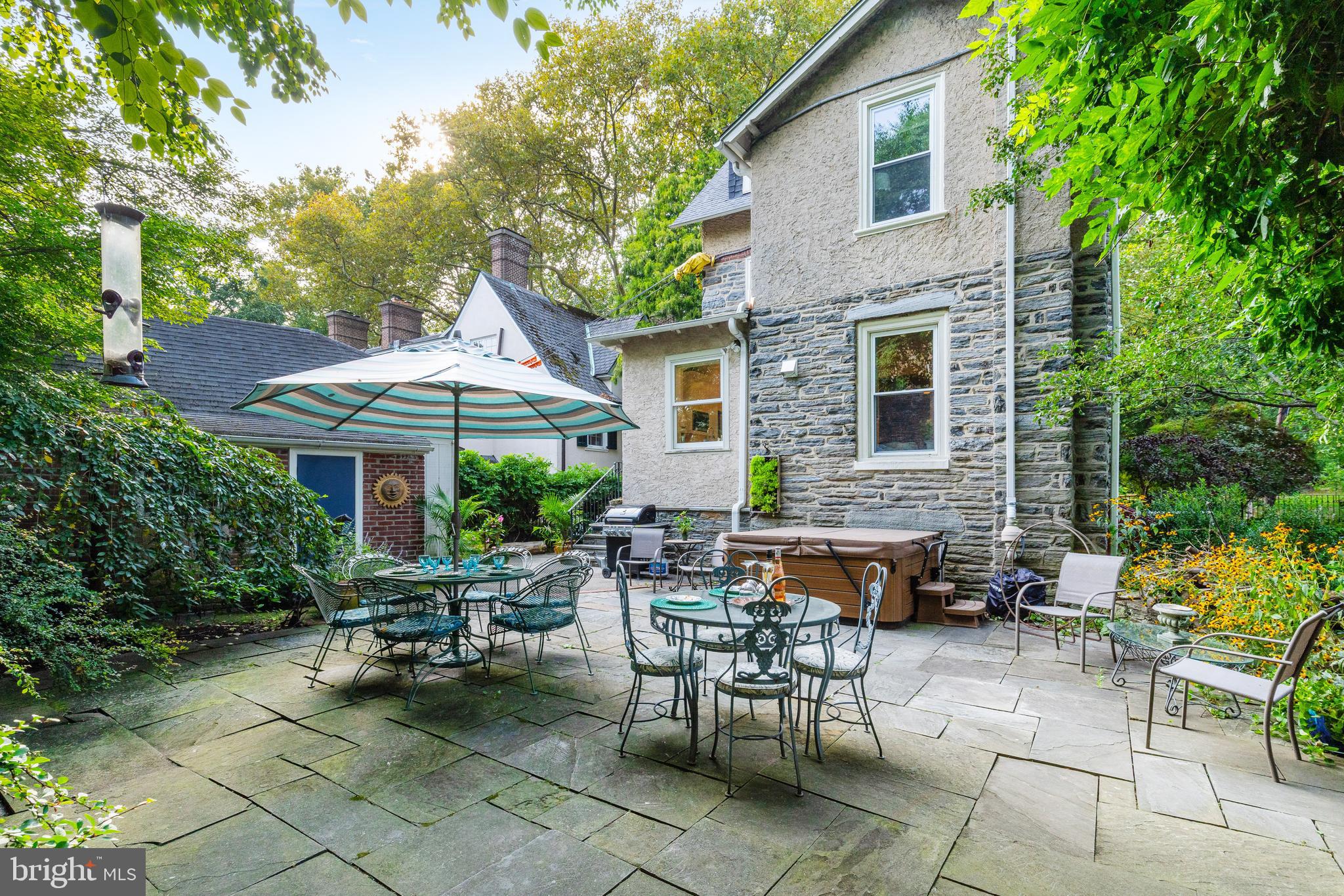 CHESTNUT HILL - Residential