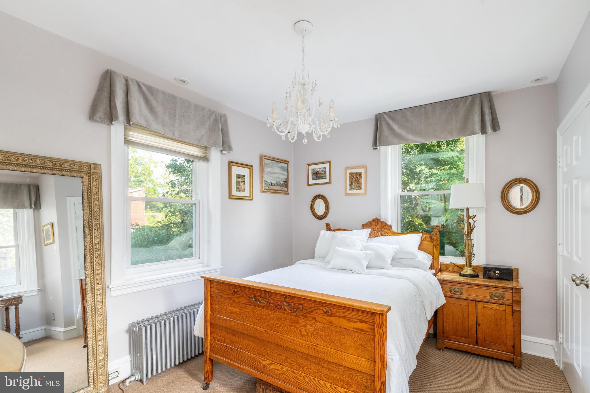 CHESTNUT HILL - Residential