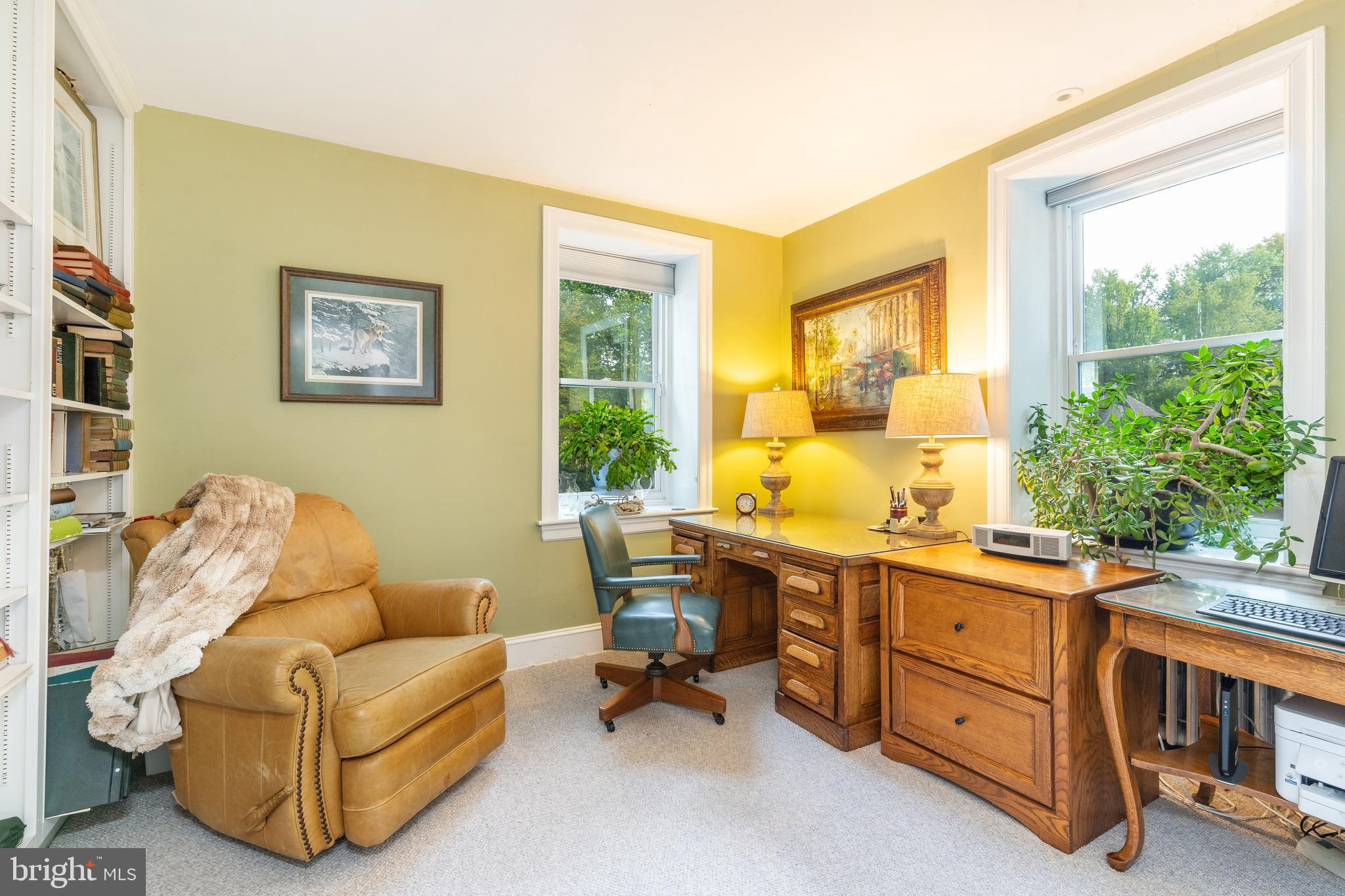 CHESTNUT HILL - Residential