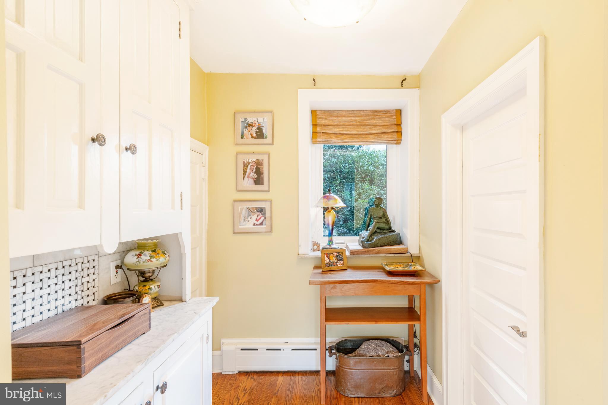 CHESTNUT HILL - Residential