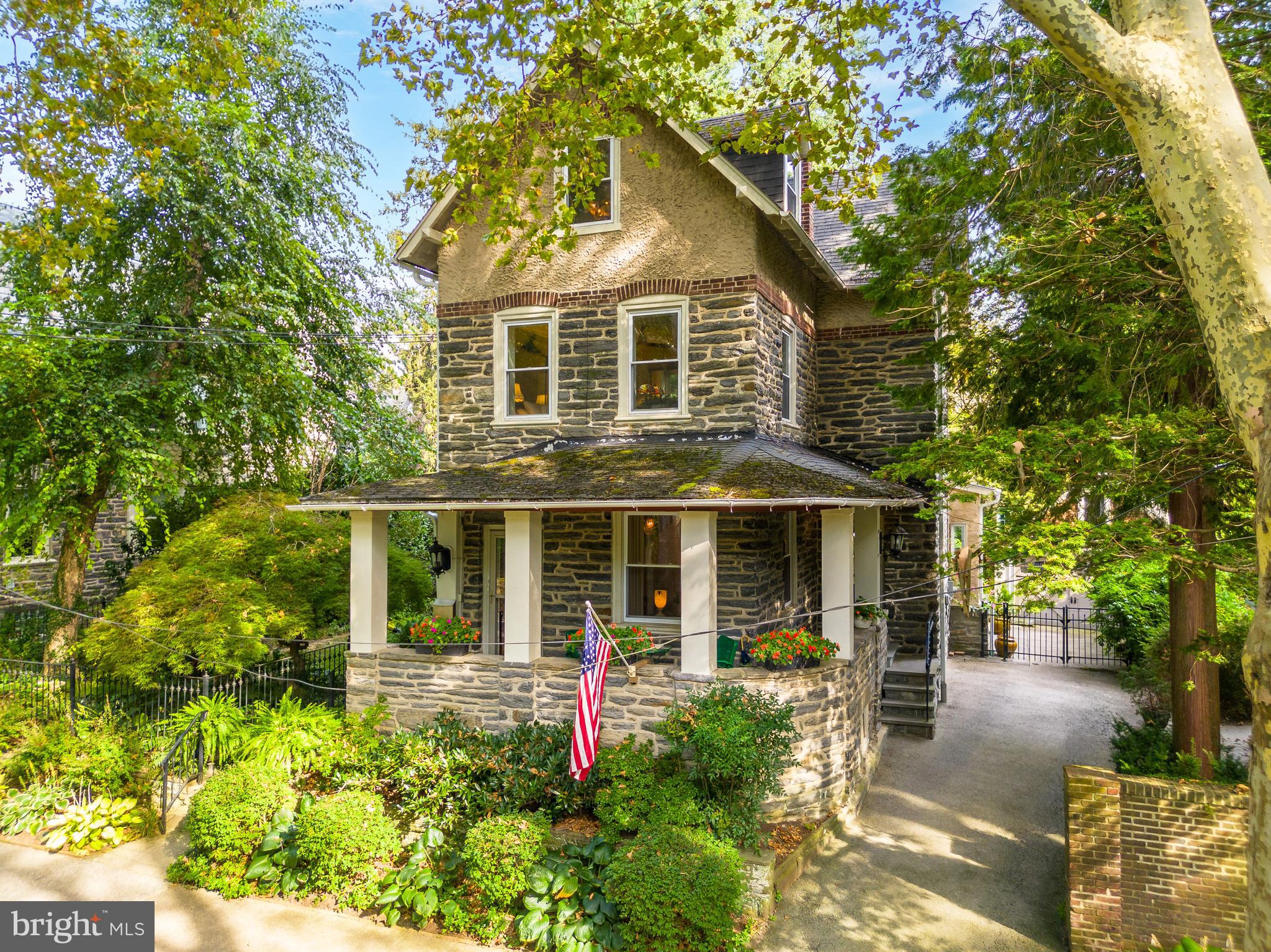 CHESTNUT HILL - Residential