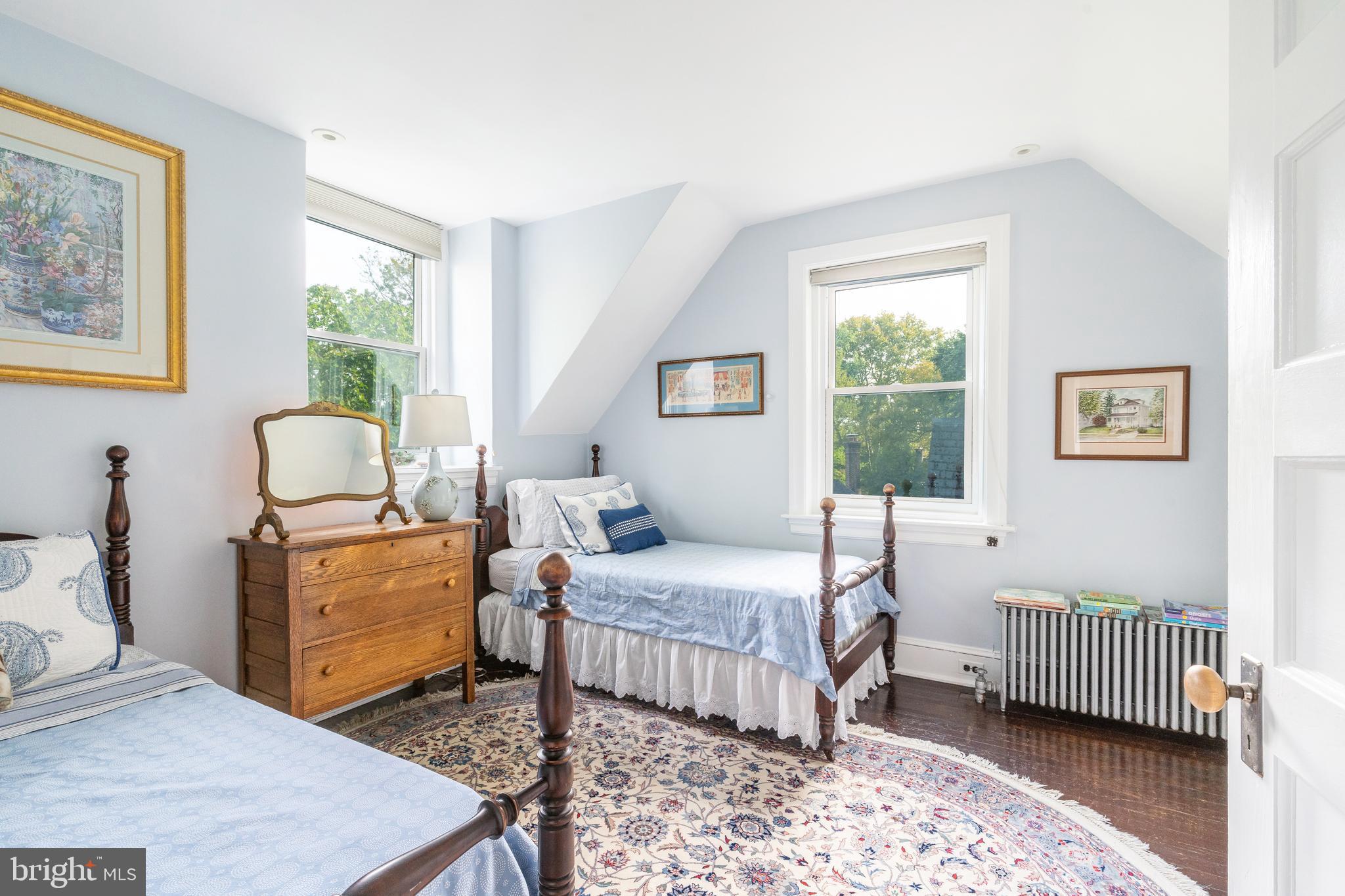 CHESTNUT HILL - Residential