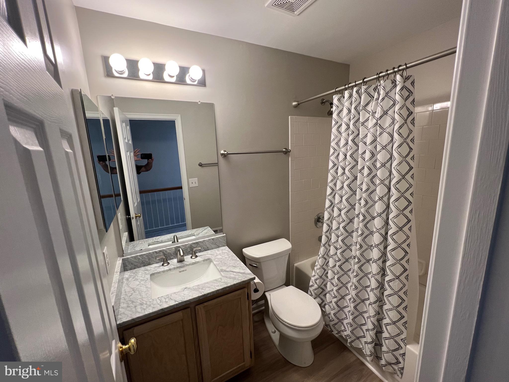 STONEHAVEN MEWS IN CROFTON VILLAGE - Residential Lease