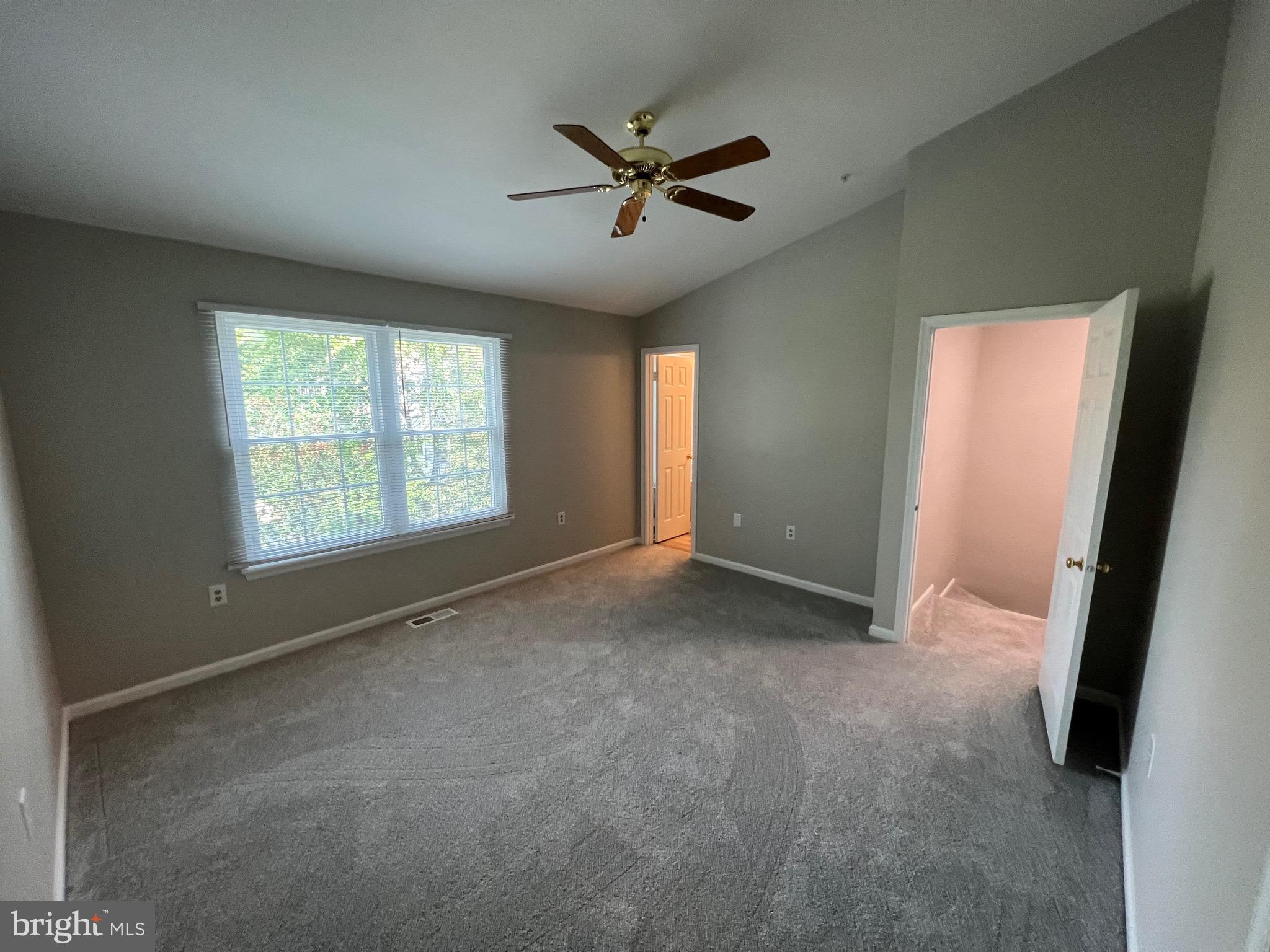 STONEHAVEN MEWS IN CROFTON VILLAGE - Residential Lease