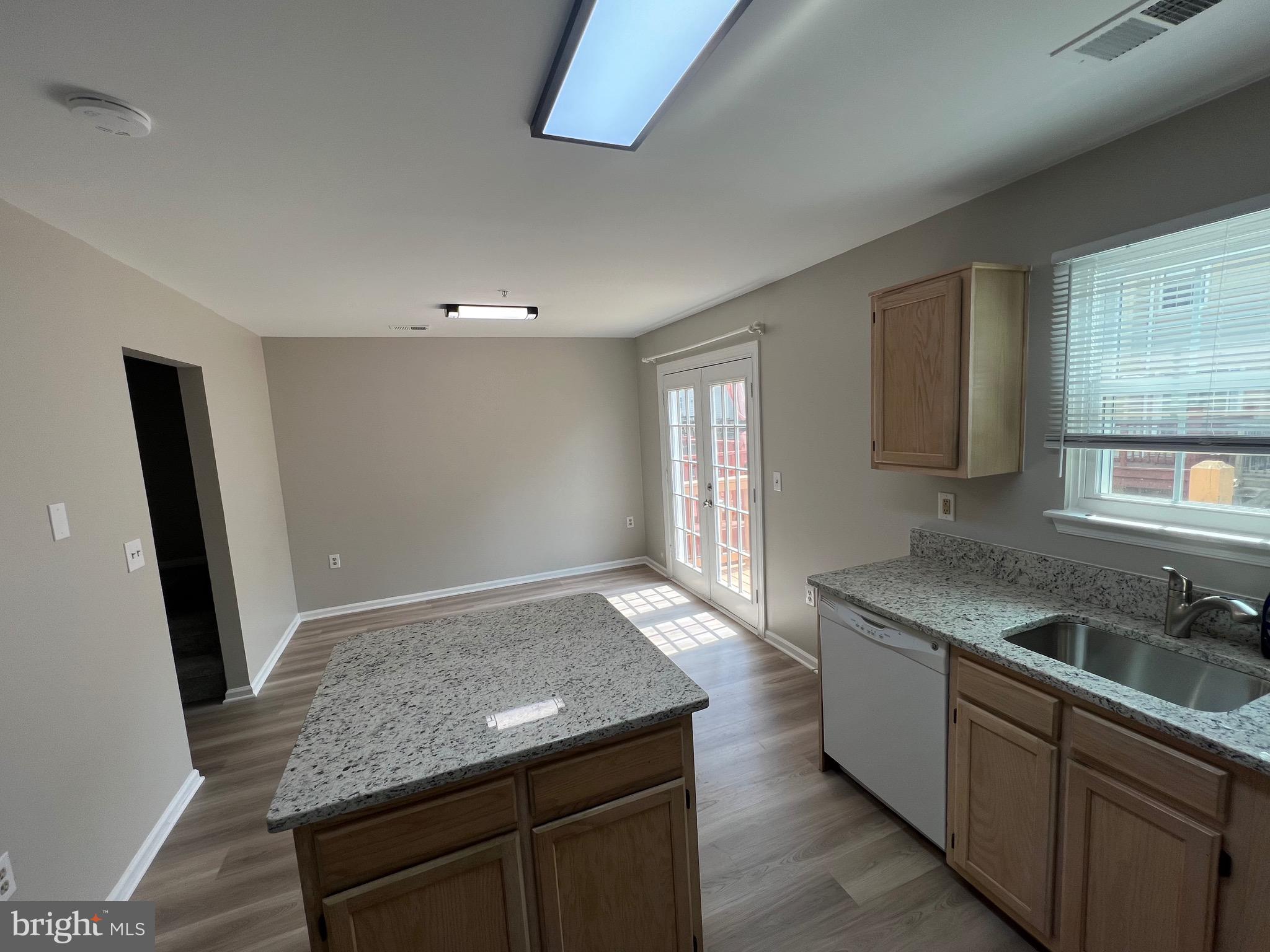 STONEHAVEN MEWS IN CROFTON VILLAGE - Residential Lease