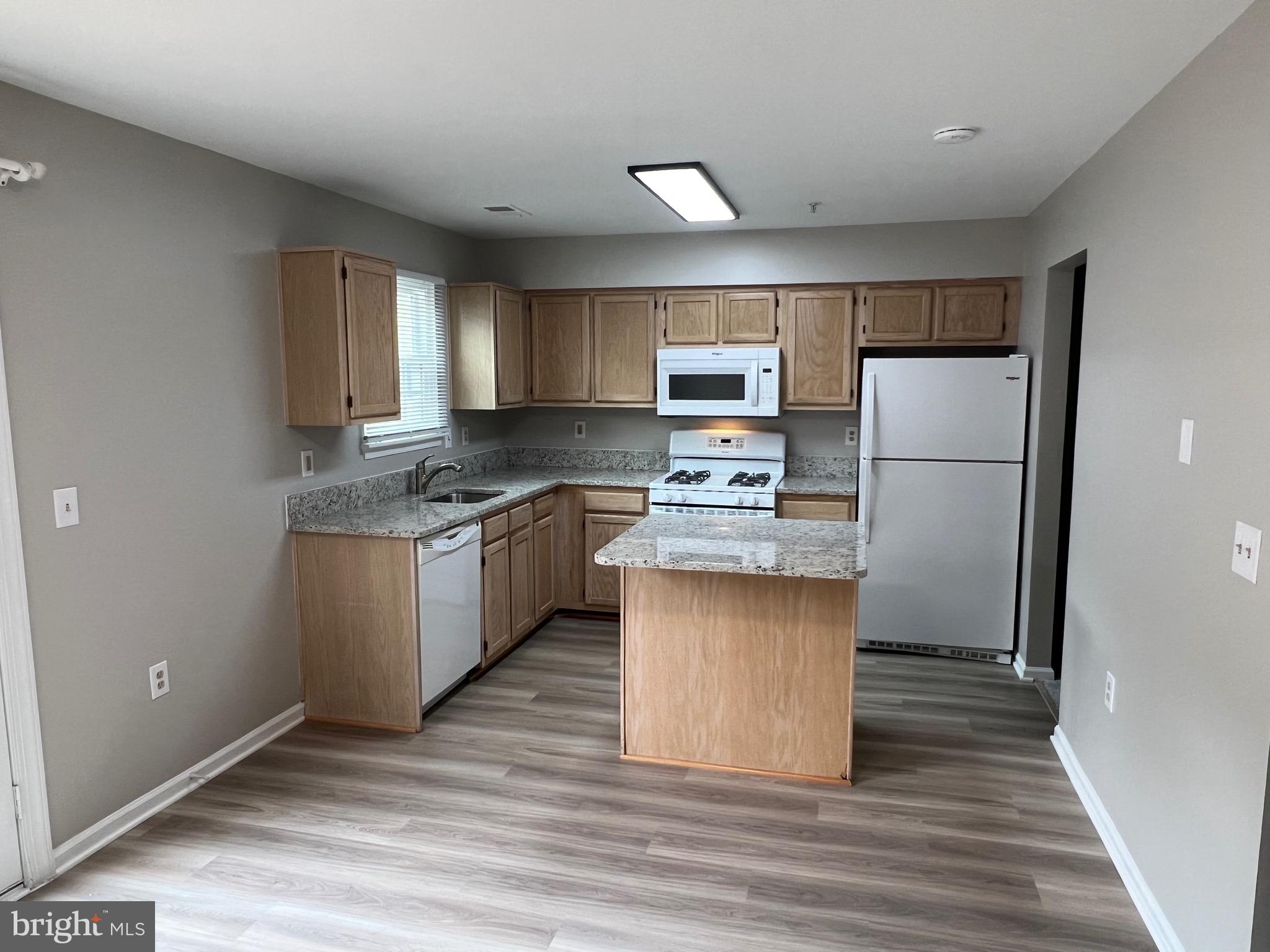 STONEHAVEN MEWS IN CROFTON VILLAGE - Residential Lease