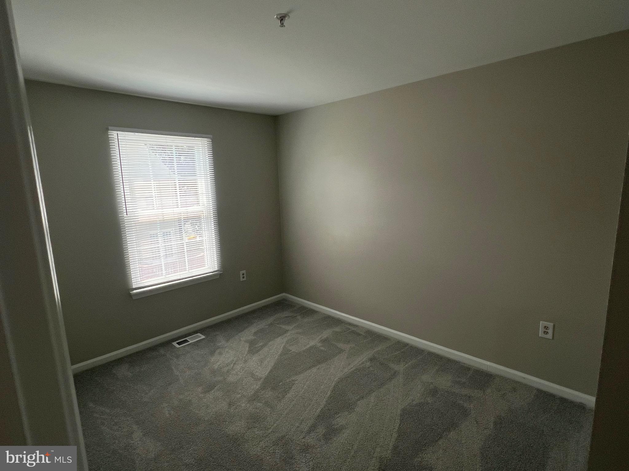 STONEHAVEN MEWS IN CROFTON VILLAGE - Residential Lease