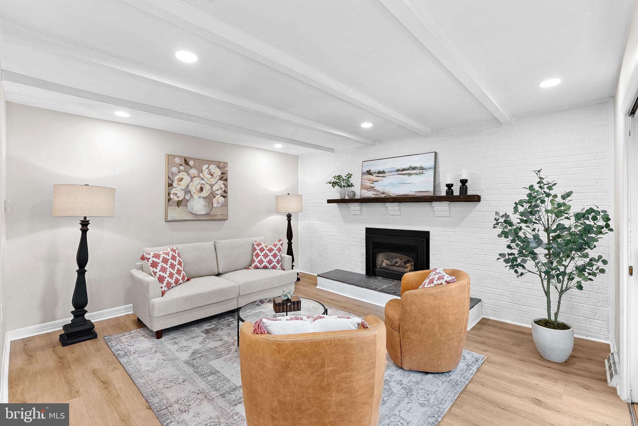 CHALET WOODS - Residential