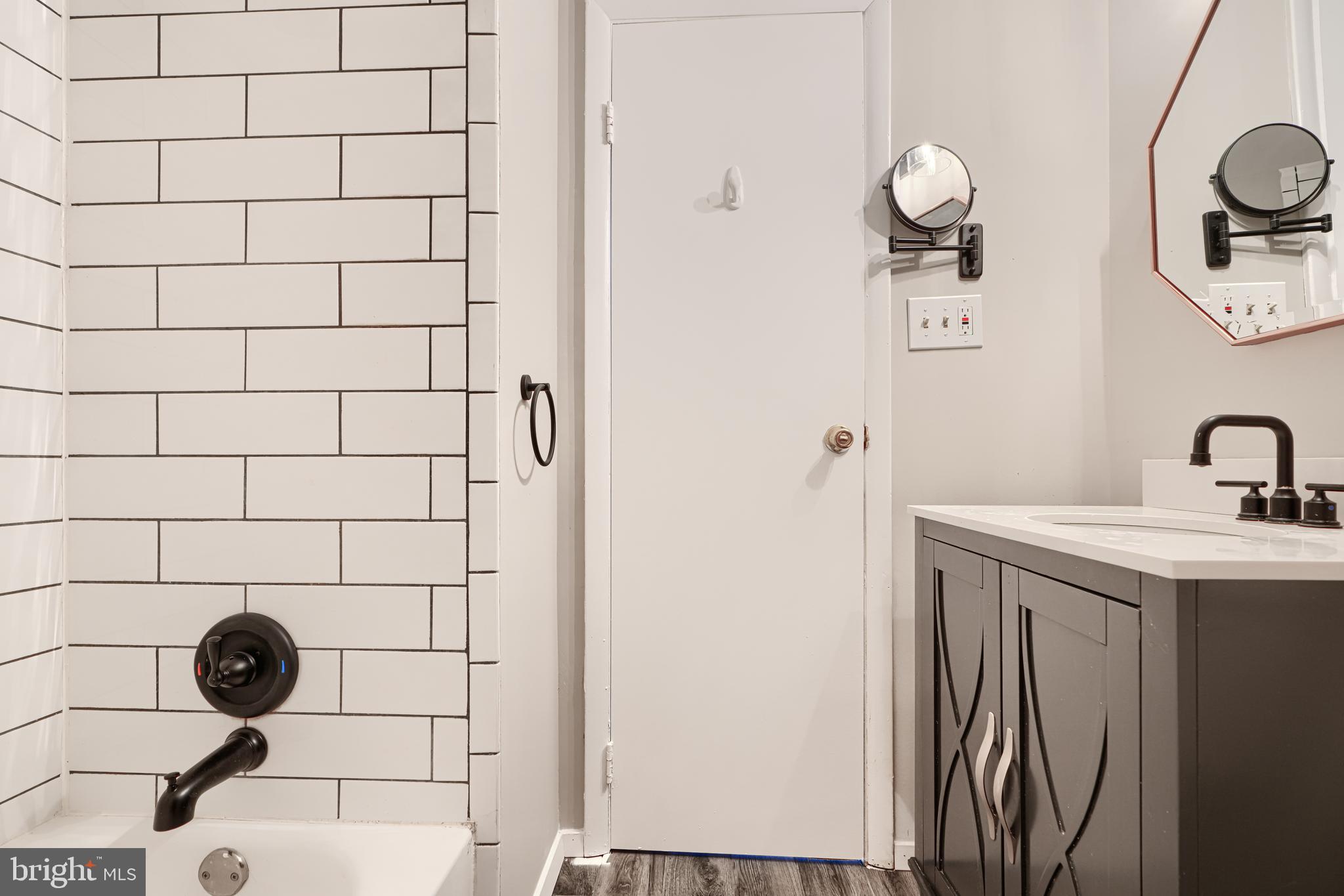 CASTLEMILL - Residential