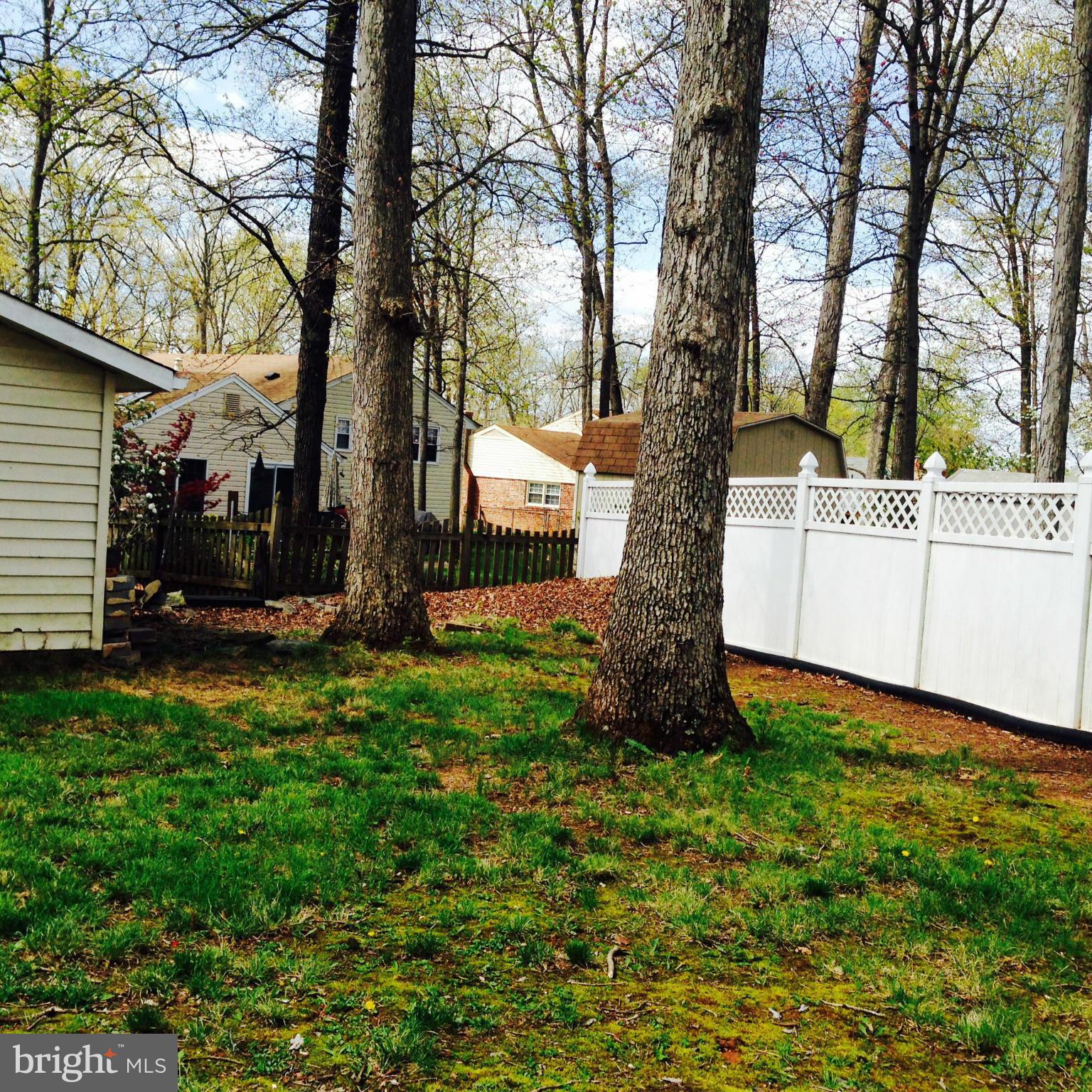 COUNTRY CLUB MANOR - Residential