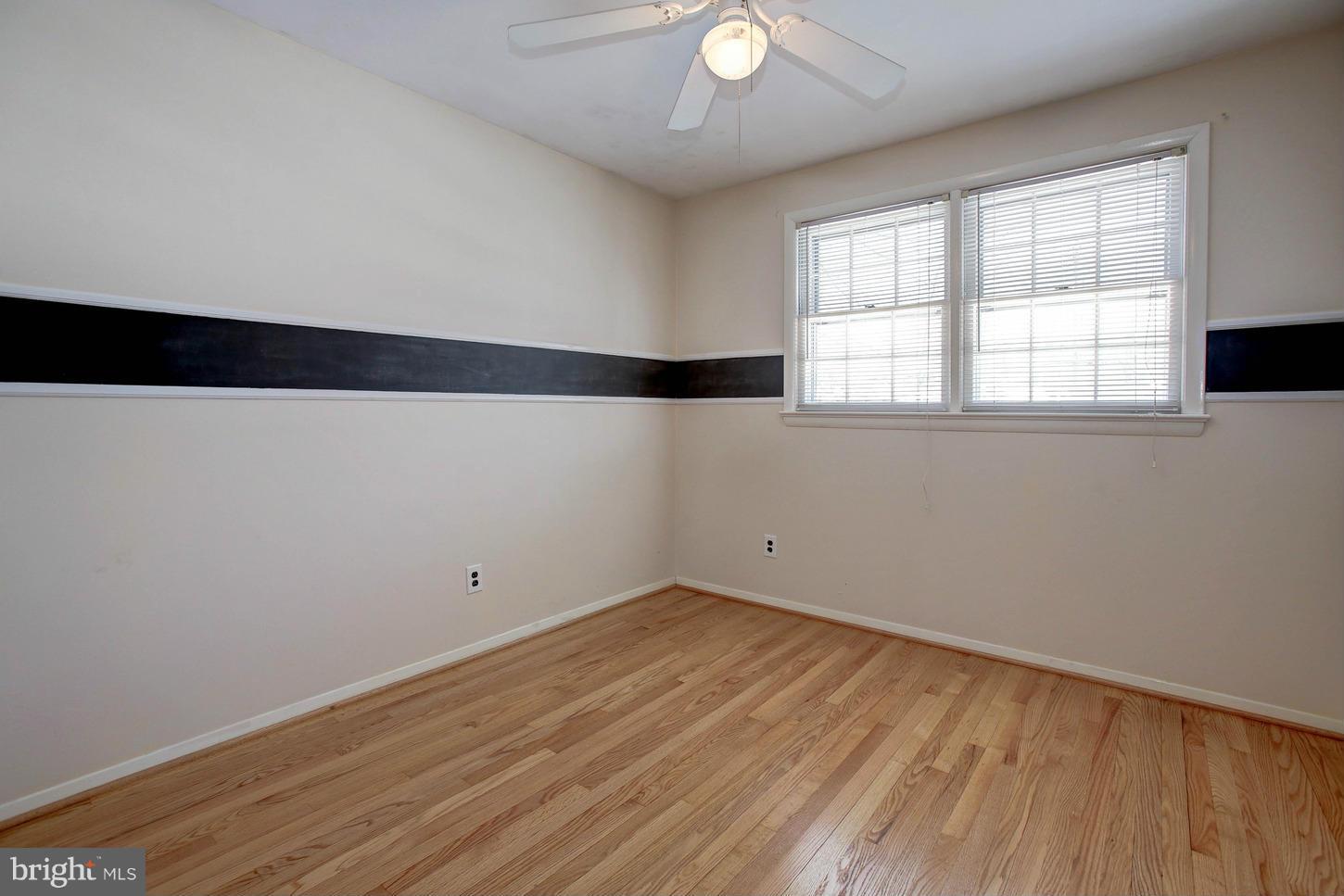 COUNTRY CLUB MANOR - Residential