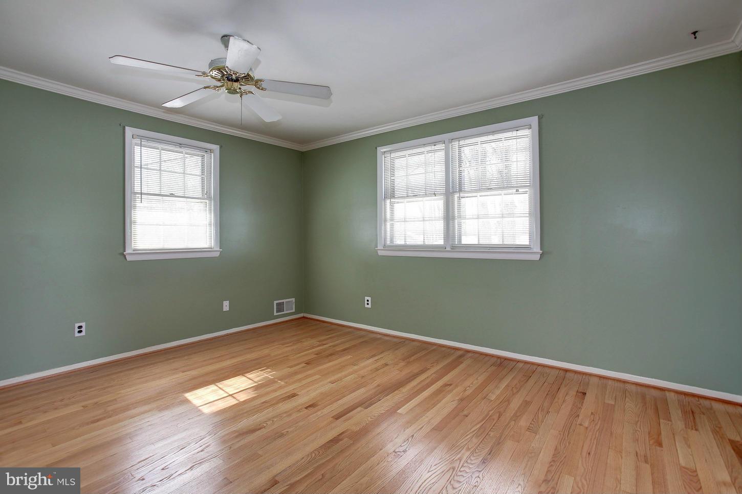 COUNTRY CLUB MANOR - Residential