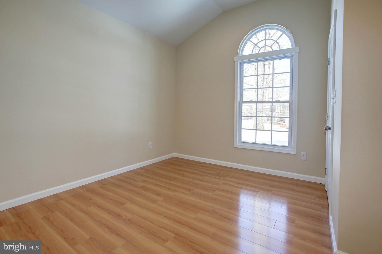 COUNTRY CLUB MANOR - Residential