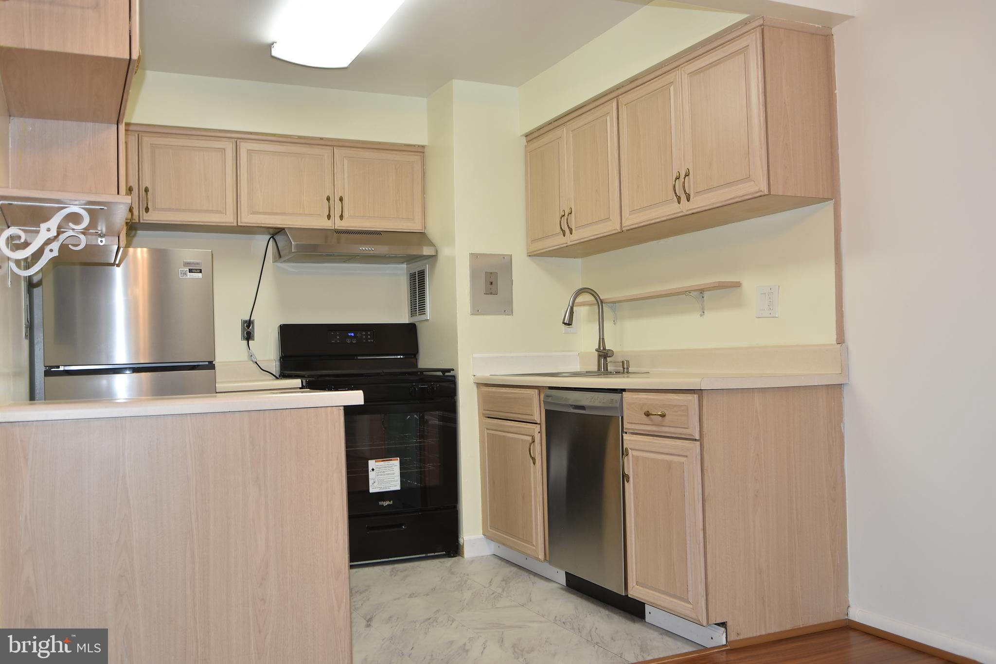 BRIARWOOD COURT - Residential Lease