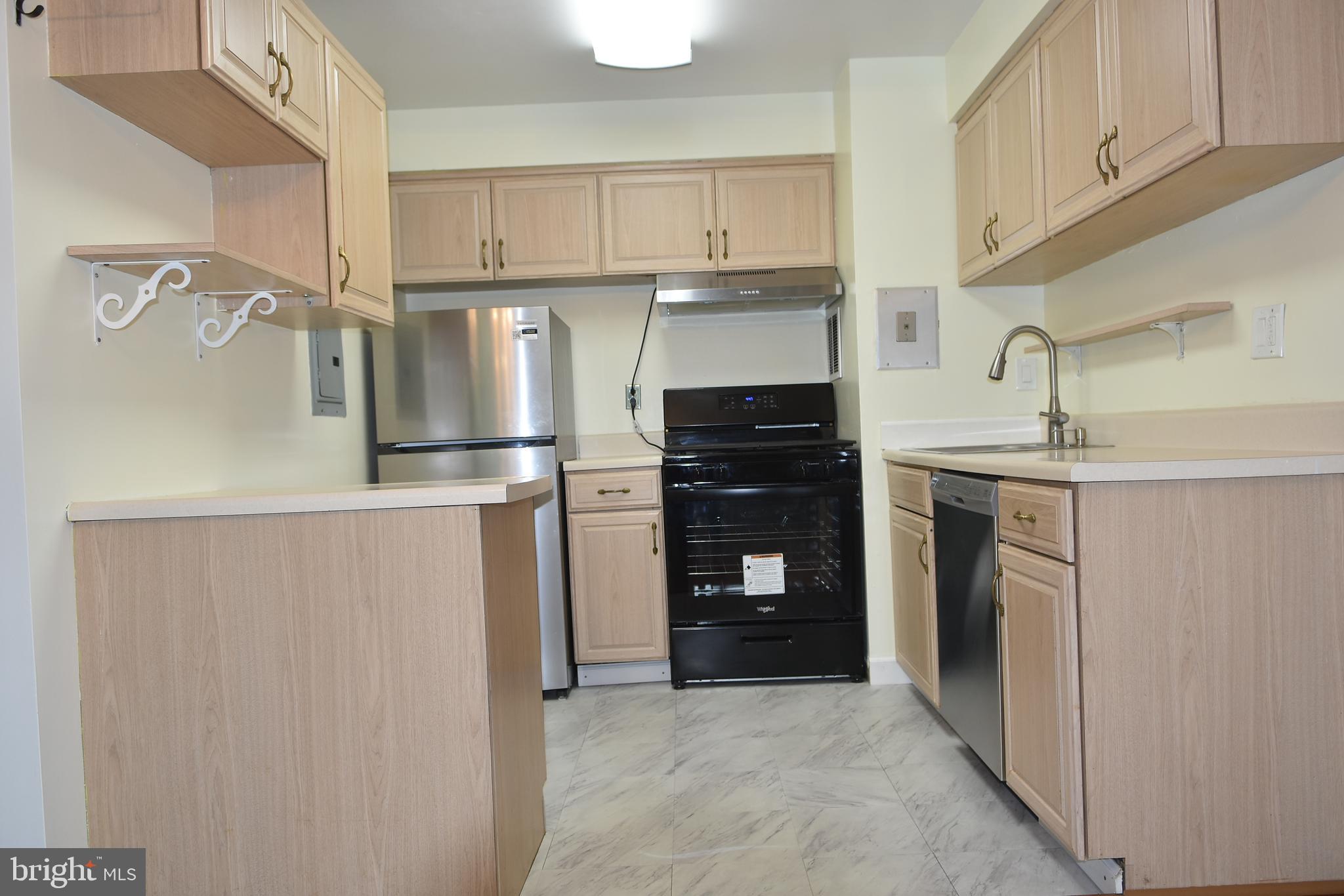 BRIARWOOD COURT - Residential Lease