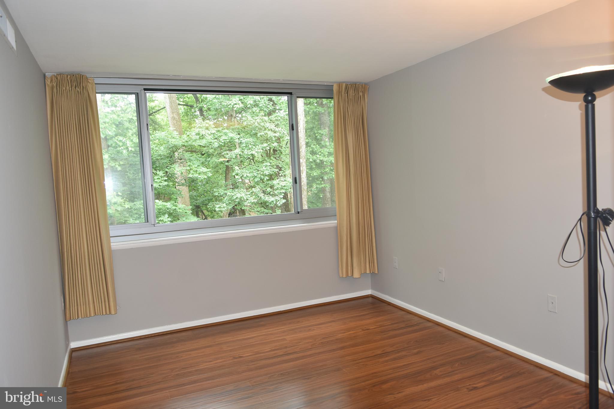 BRIARWOOD COURT - Residential Lease