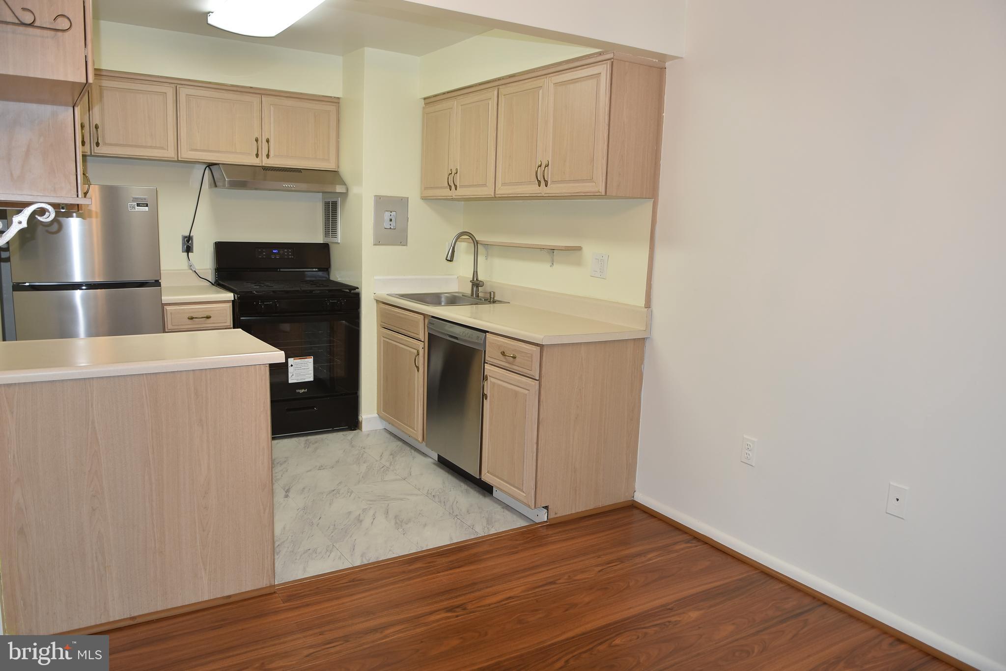 BRIARWOOD COURT - Residential Lease