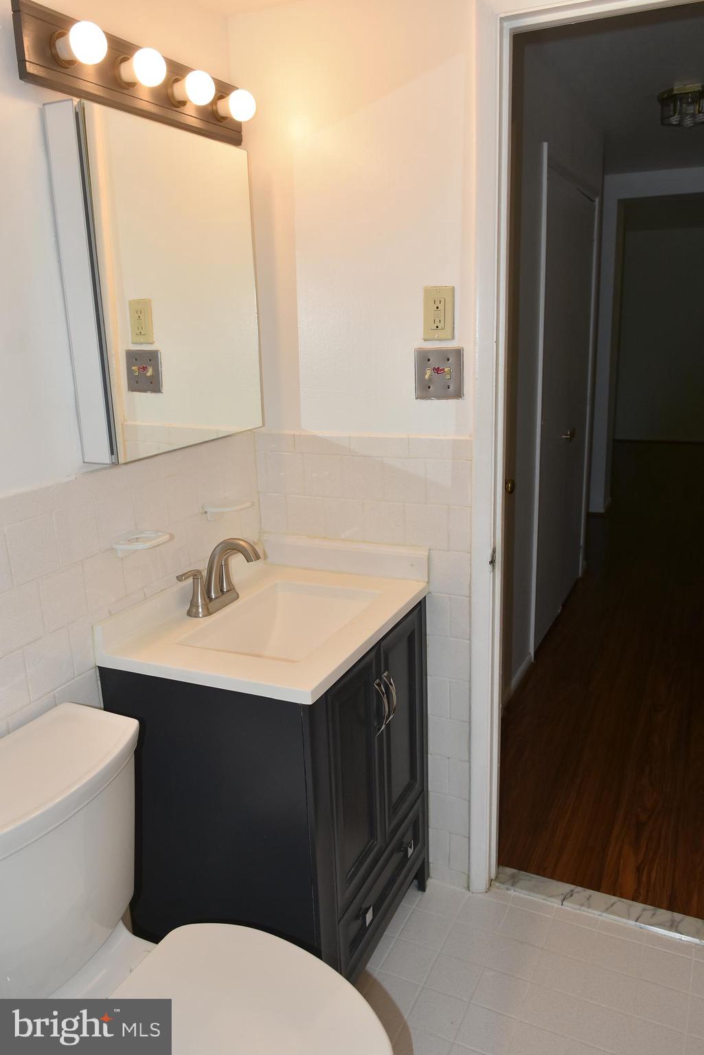 BRIARWOOD COURT - Residential Lease