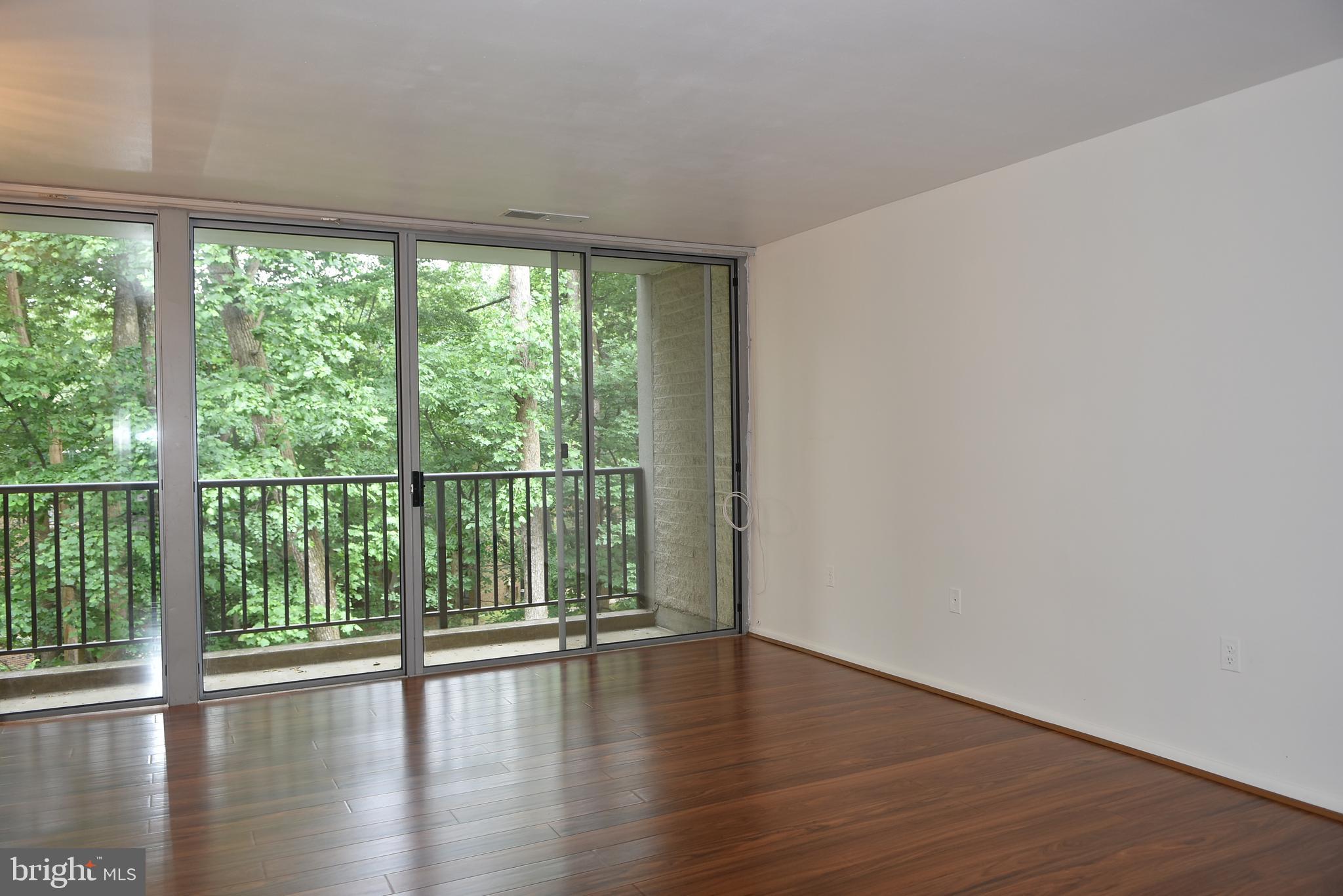 BRIARWOOD COURT - Residential Lease