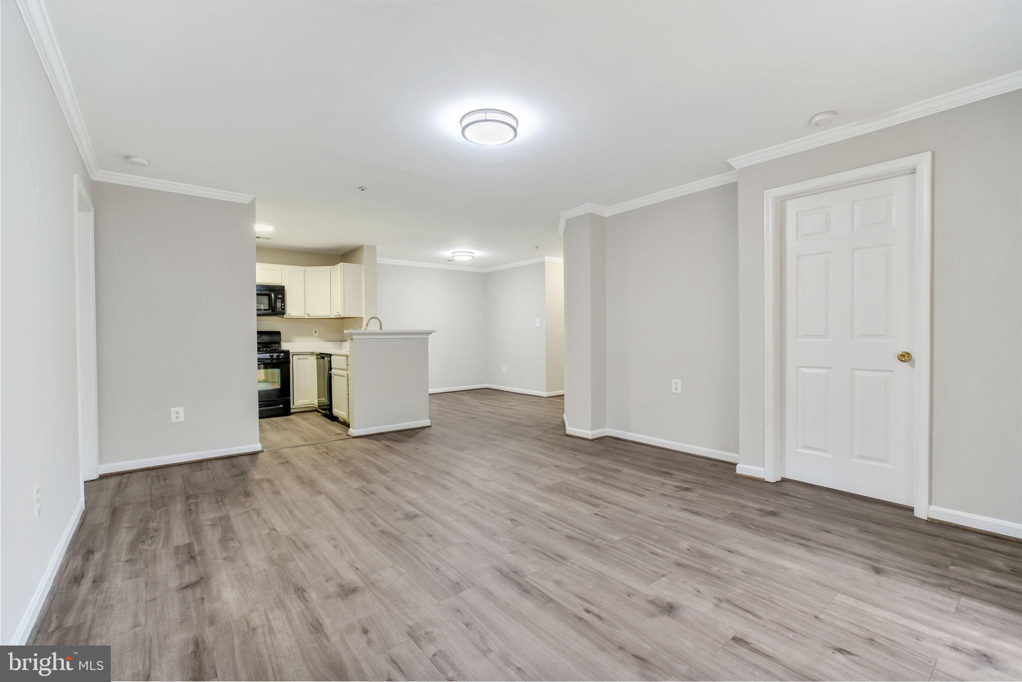 SUMMERHOUSE II CONDO - Residential