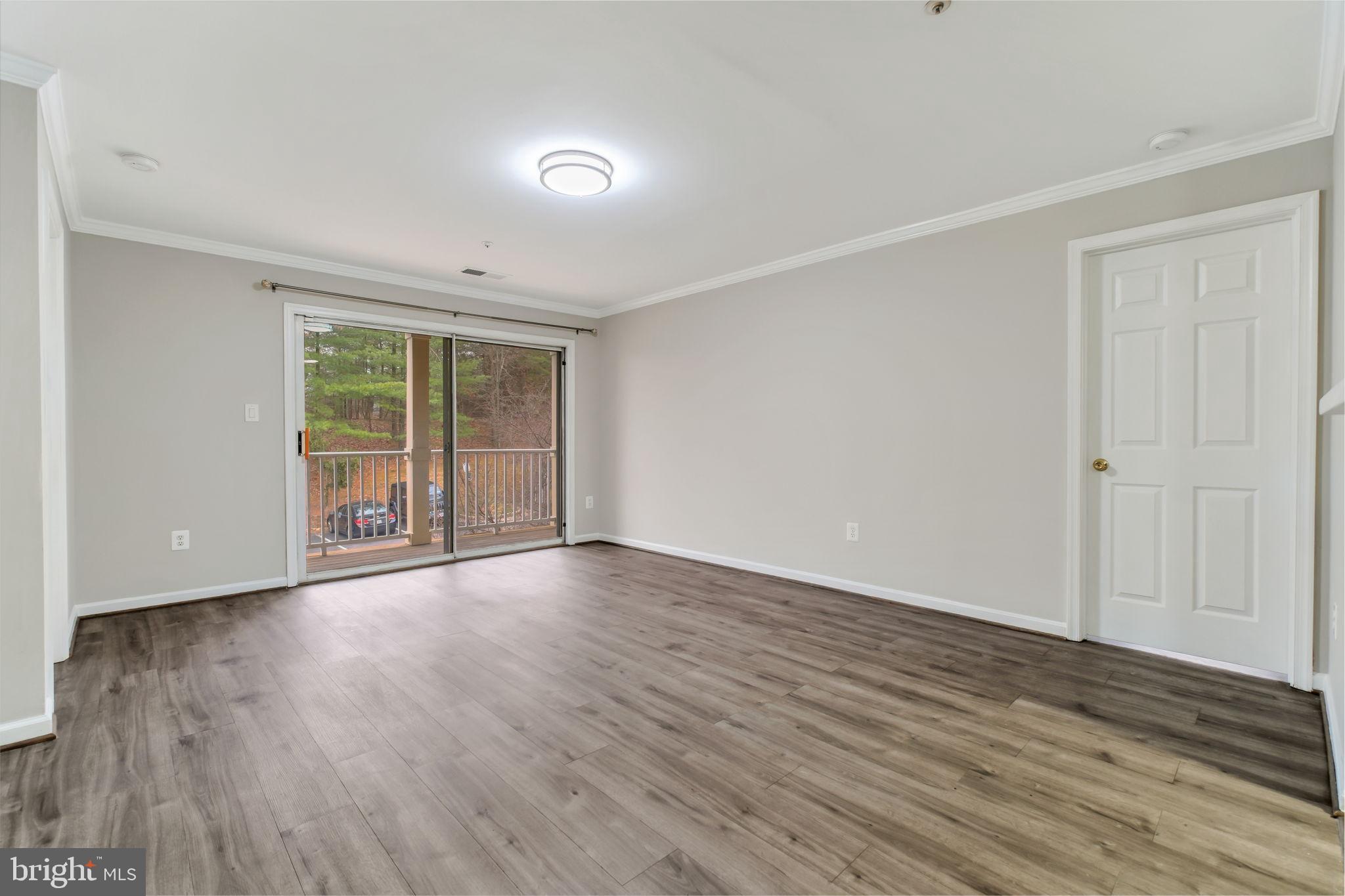 1049 GARDENVIEW LOOP 301