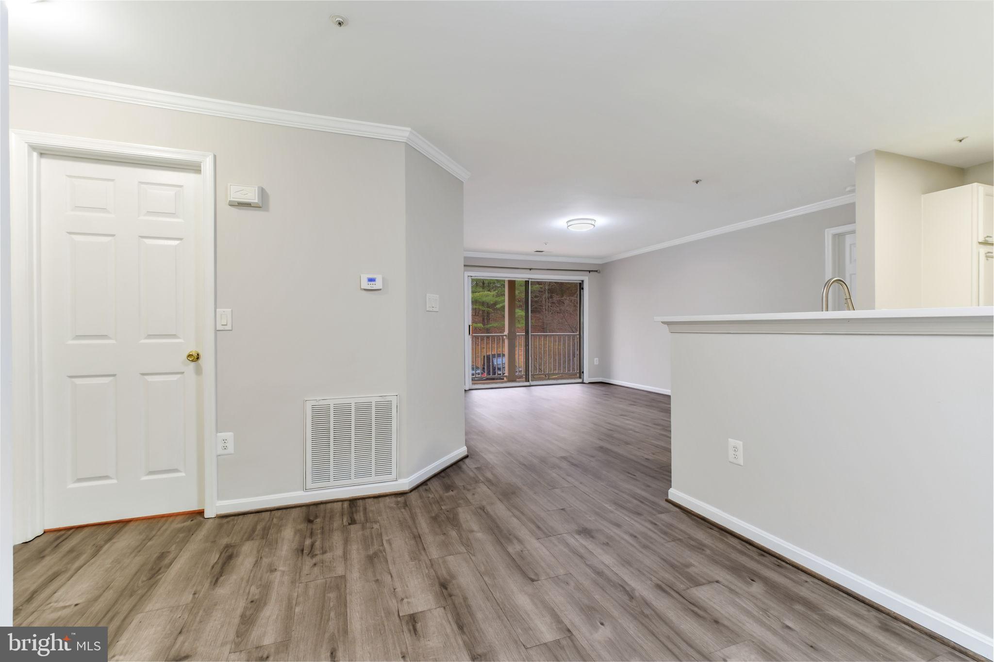 1049 GARDENVIEW LOOP 301