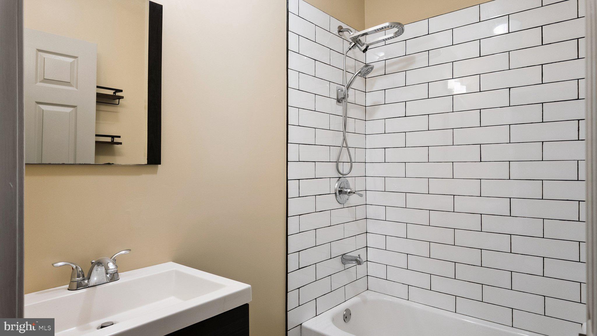 FRANKFORD - Residential Income