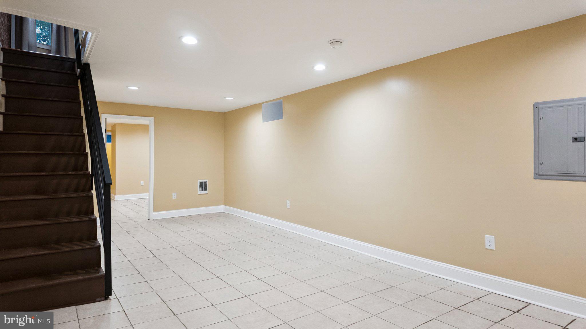 FRANKFORD - Residential Income