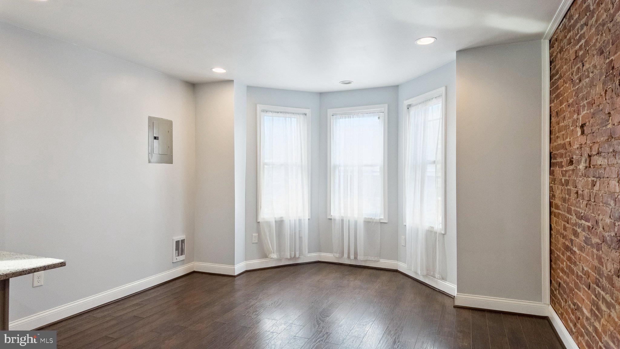 FRANKFORD - Residential Income