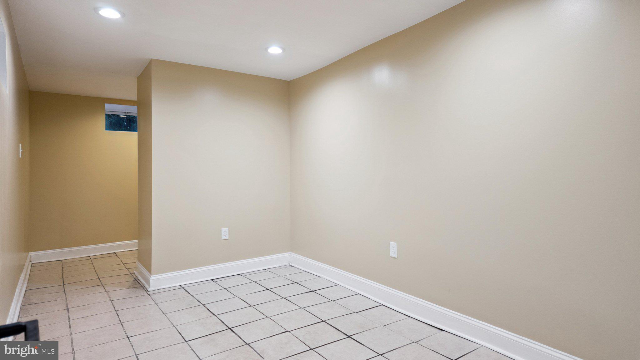 FRANKFORD - Residential Income