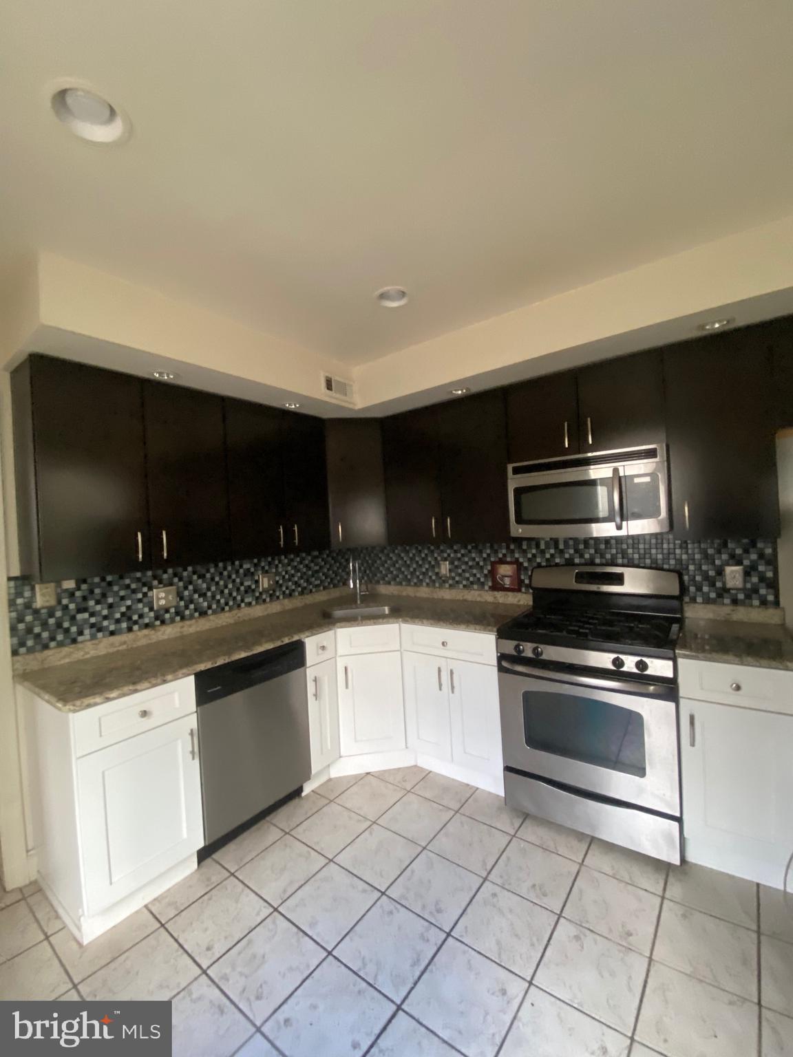 FAIRMOUNT - Residential