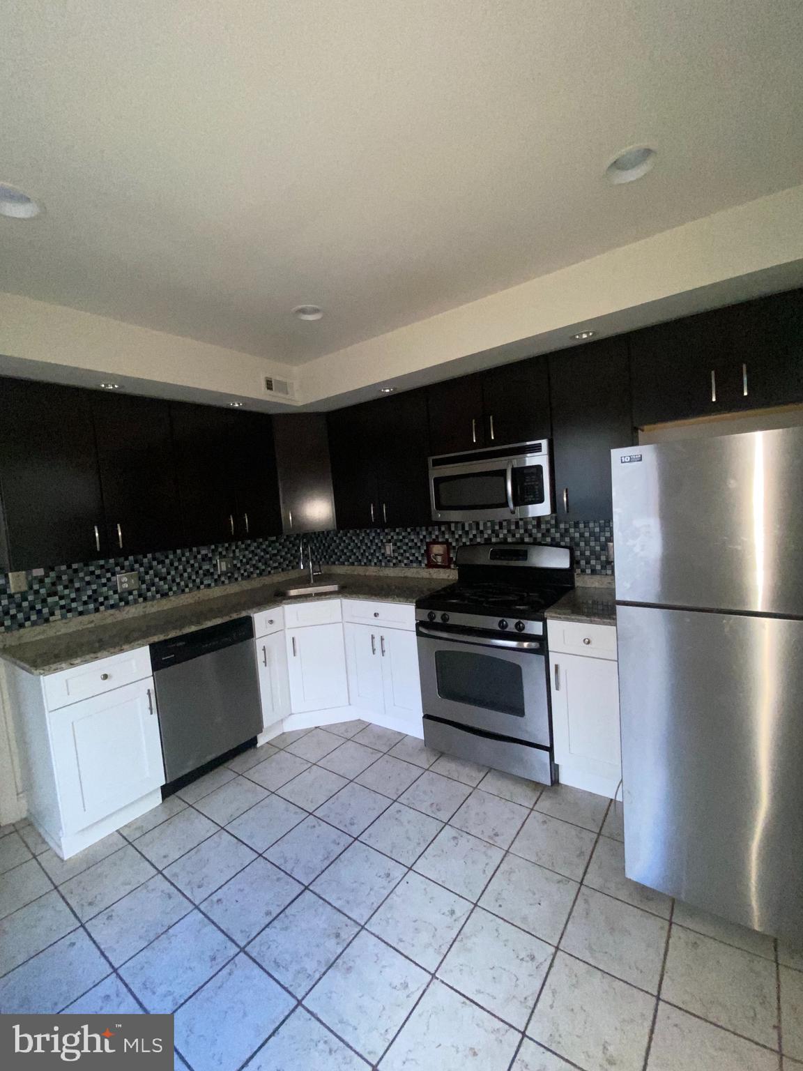 FAIRMOUNT - Residential