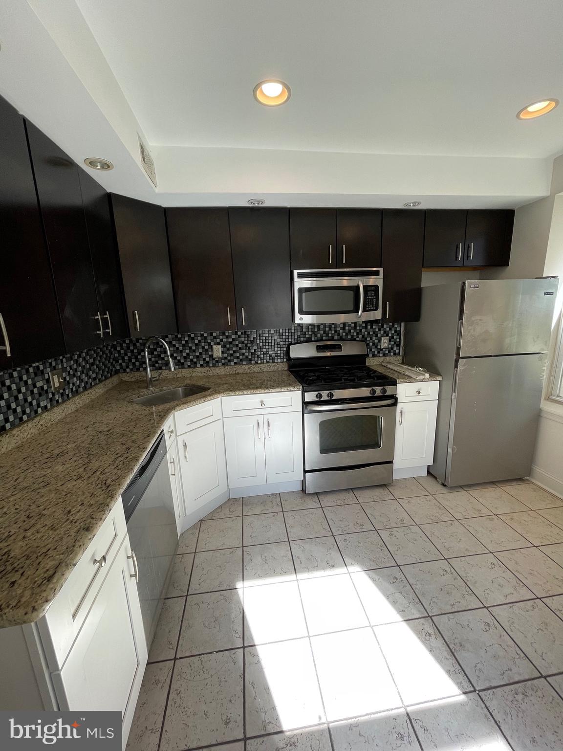 FAIRMOUNT - Residential