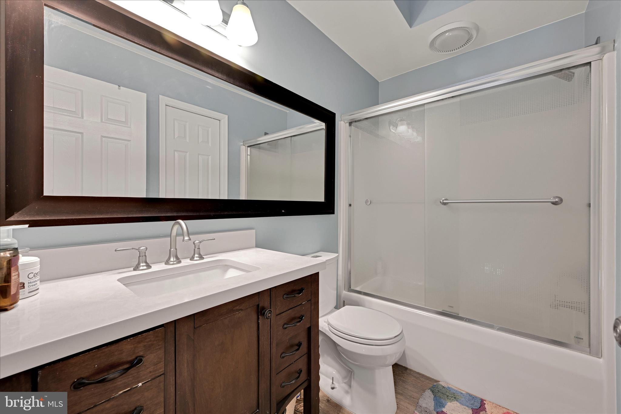 CREEKSIDE - Residential