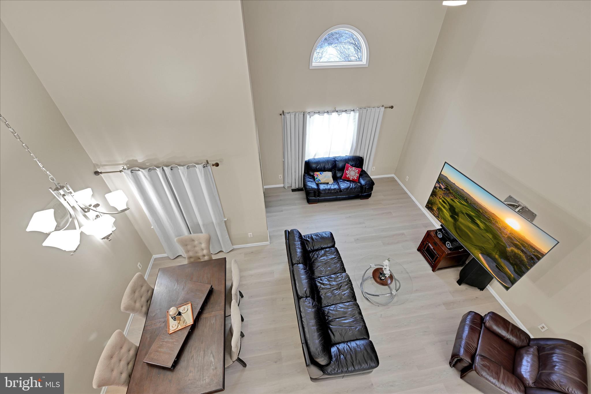 CREEKSIDE - Residential