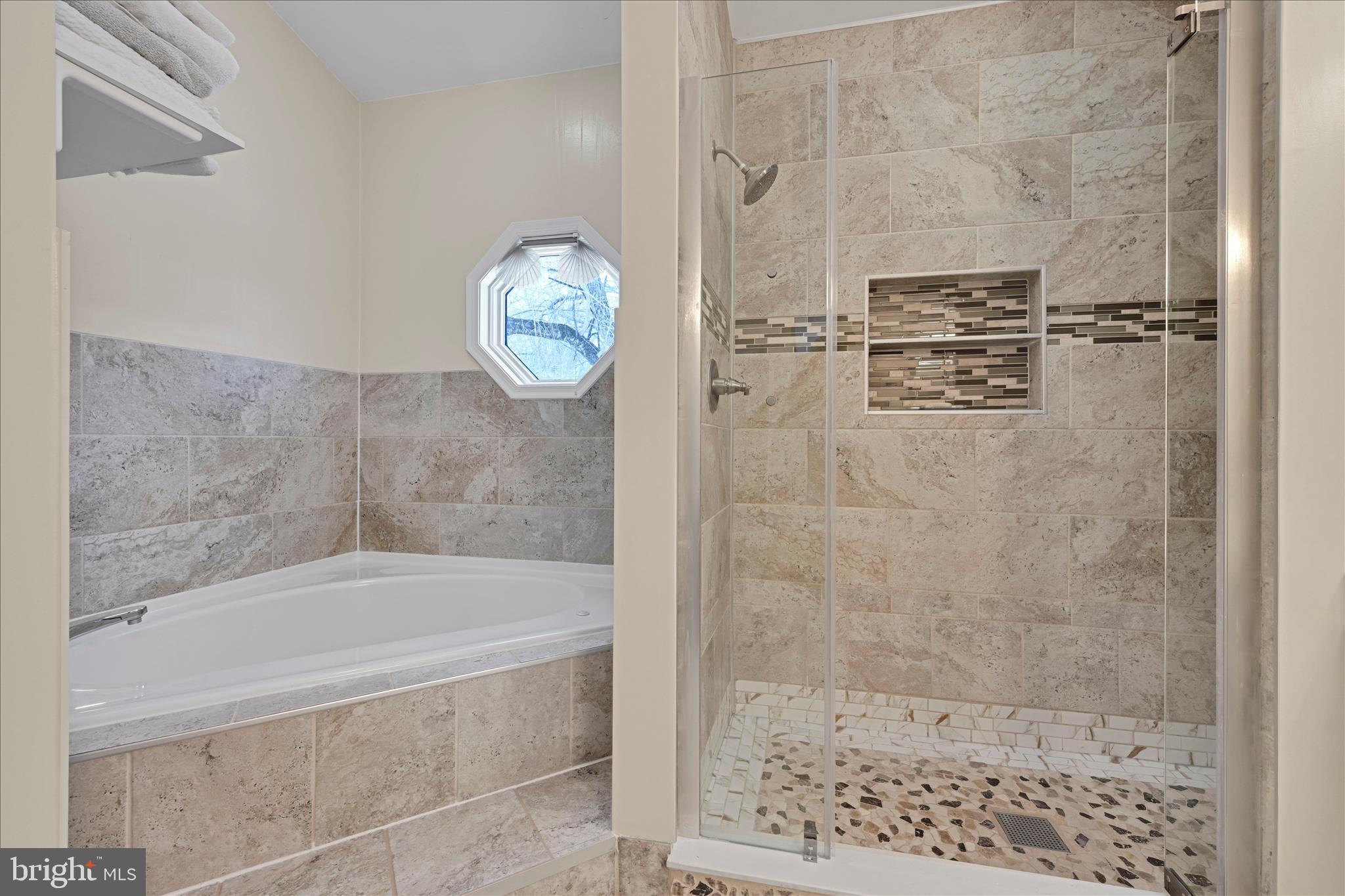 CREEKSIDE - Residential