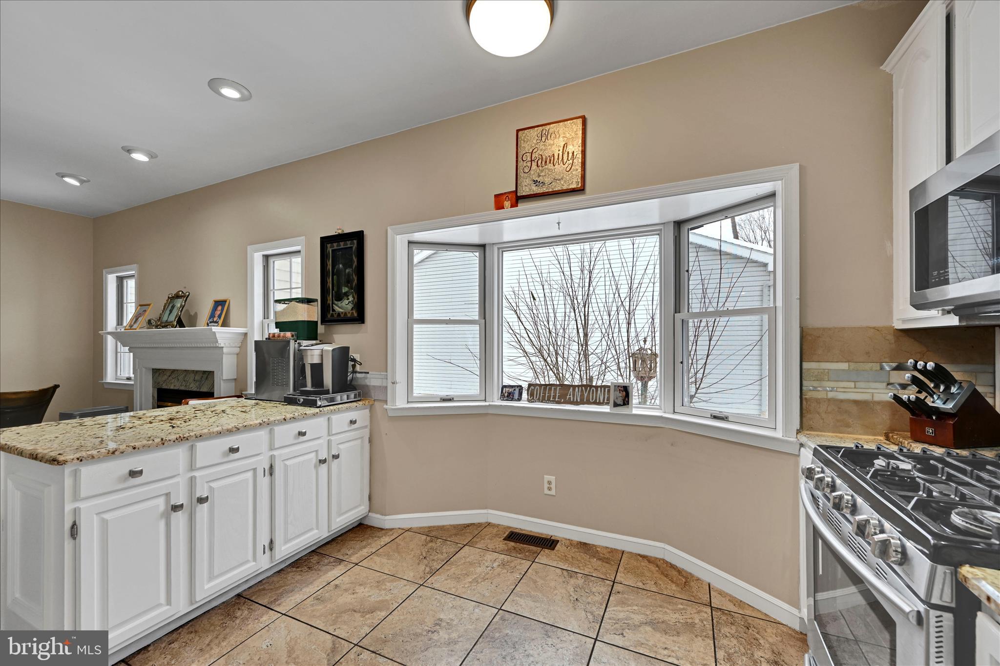 CREEKSIDE - Residential