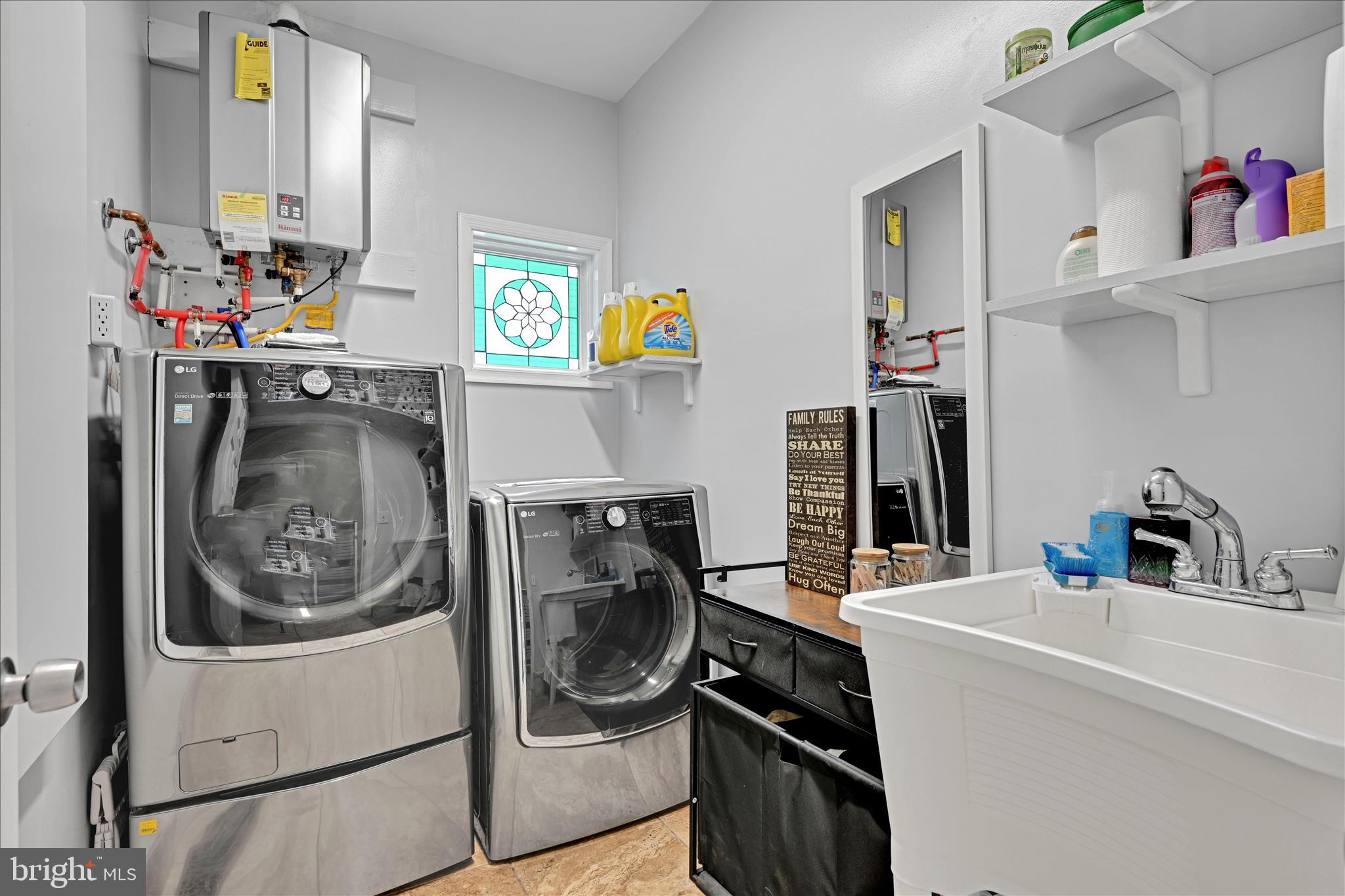 CREEKSIDE - Residential