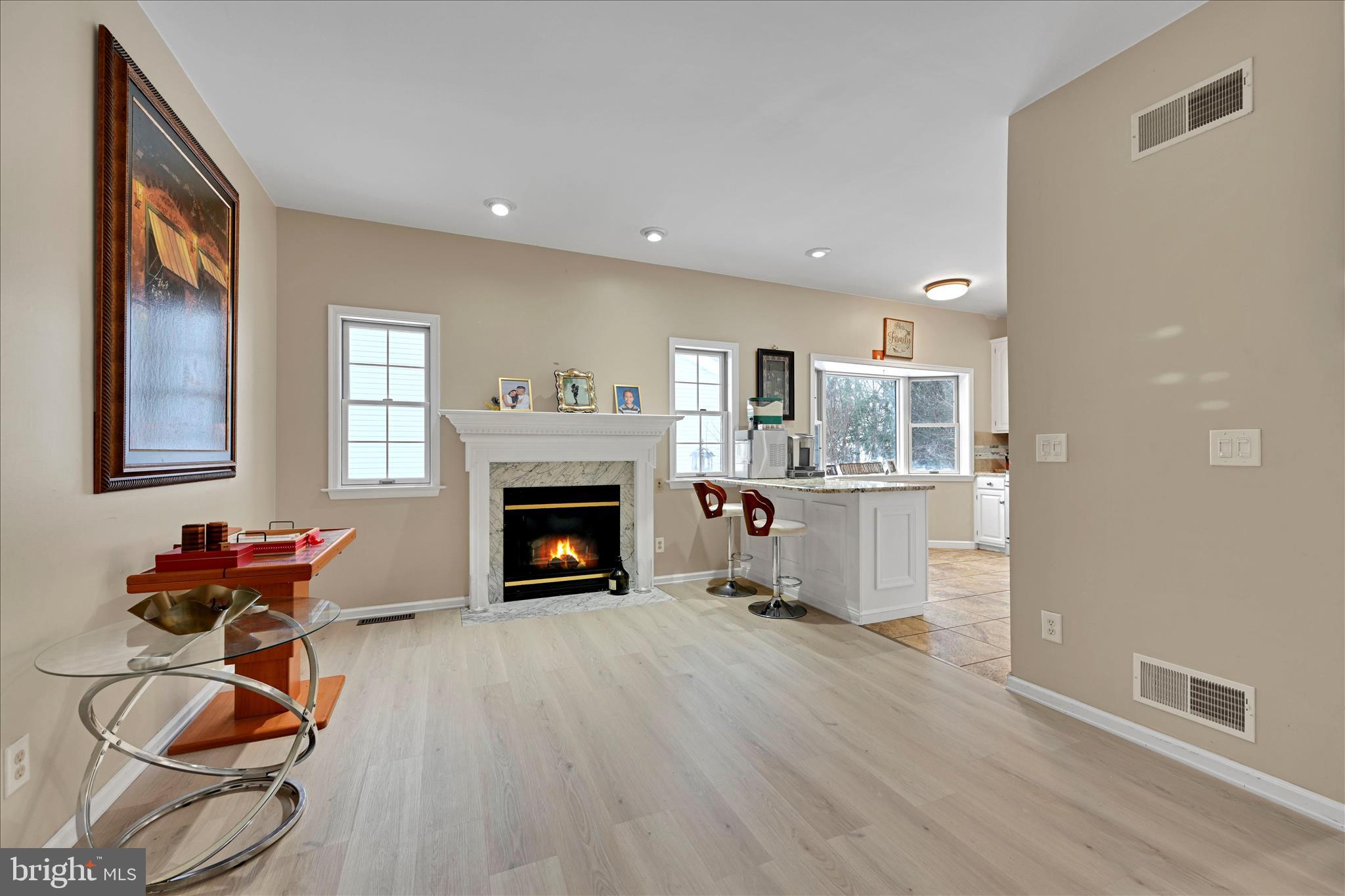 CREEKSIDE - Residential