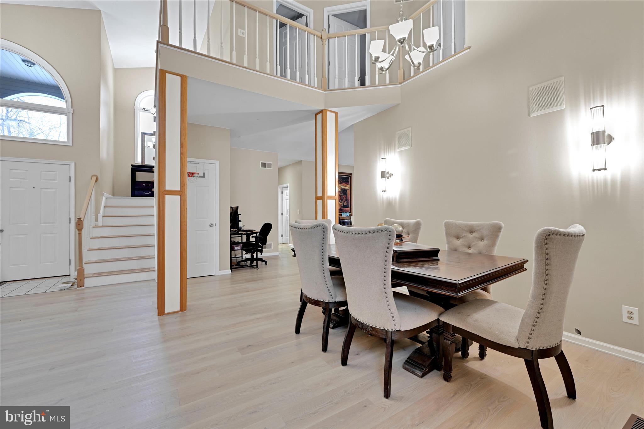 CREEKSIDE - Residential