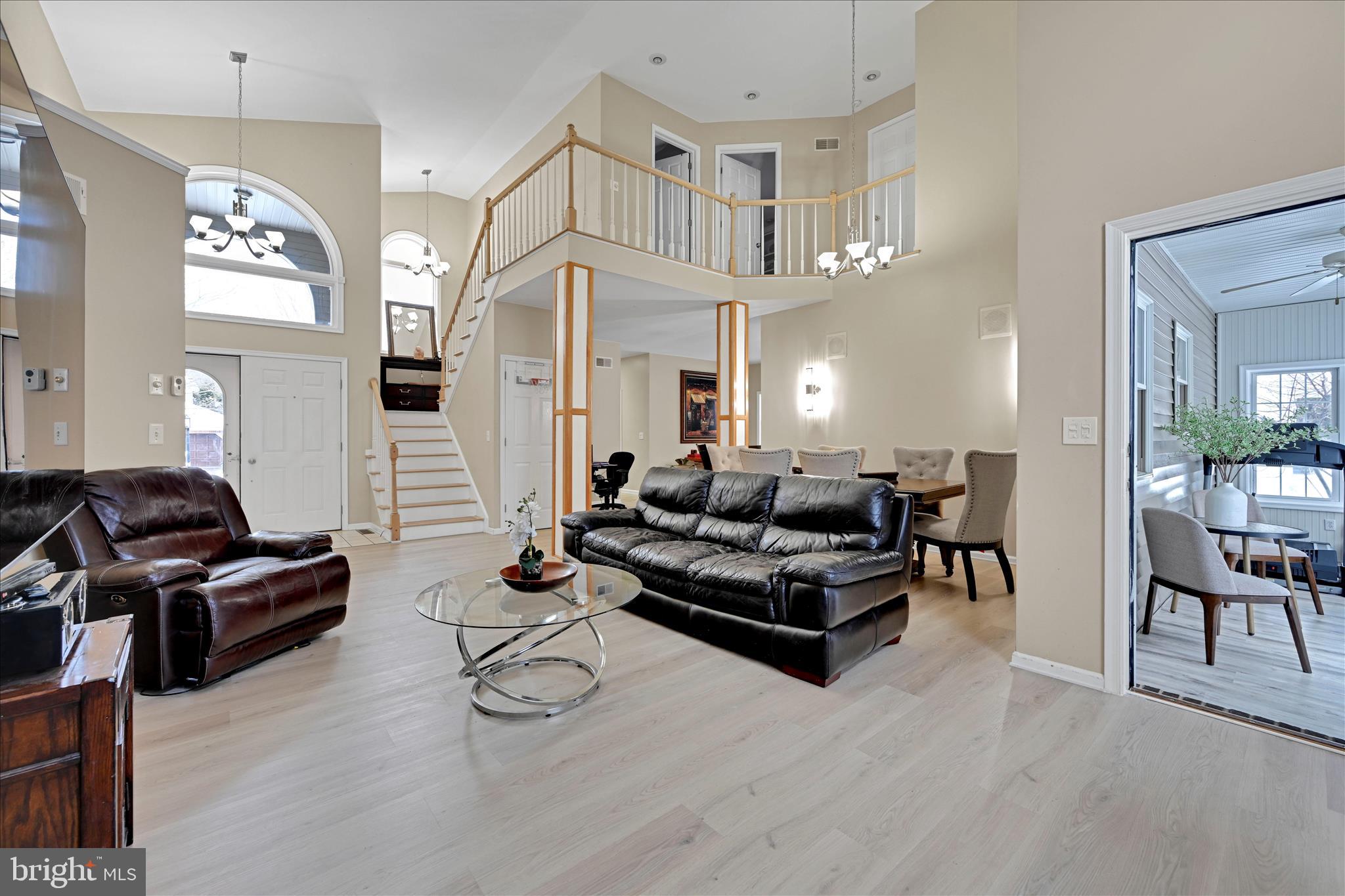 CREEKSIDE - Residential