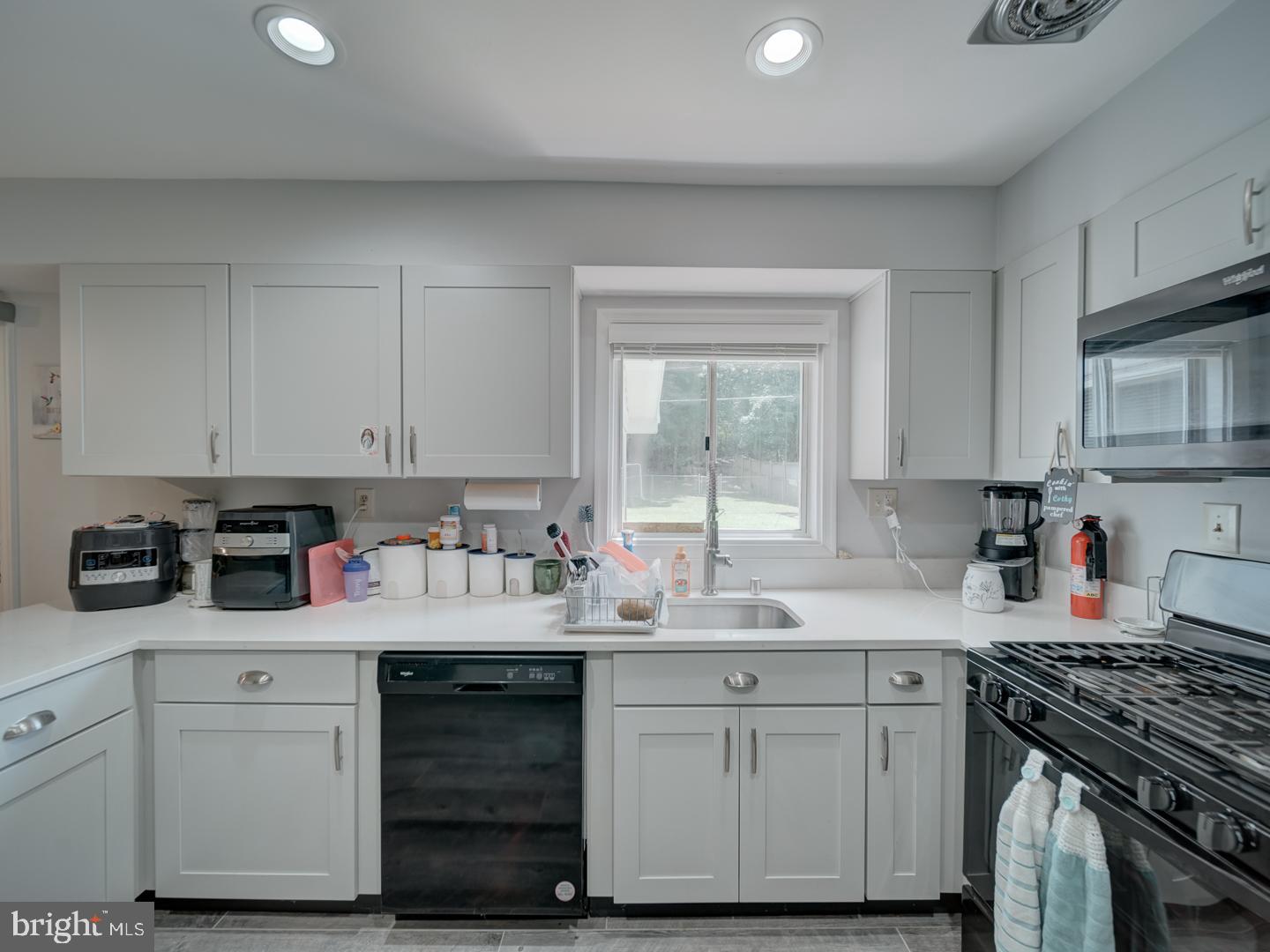 KENILWORTH - Residential