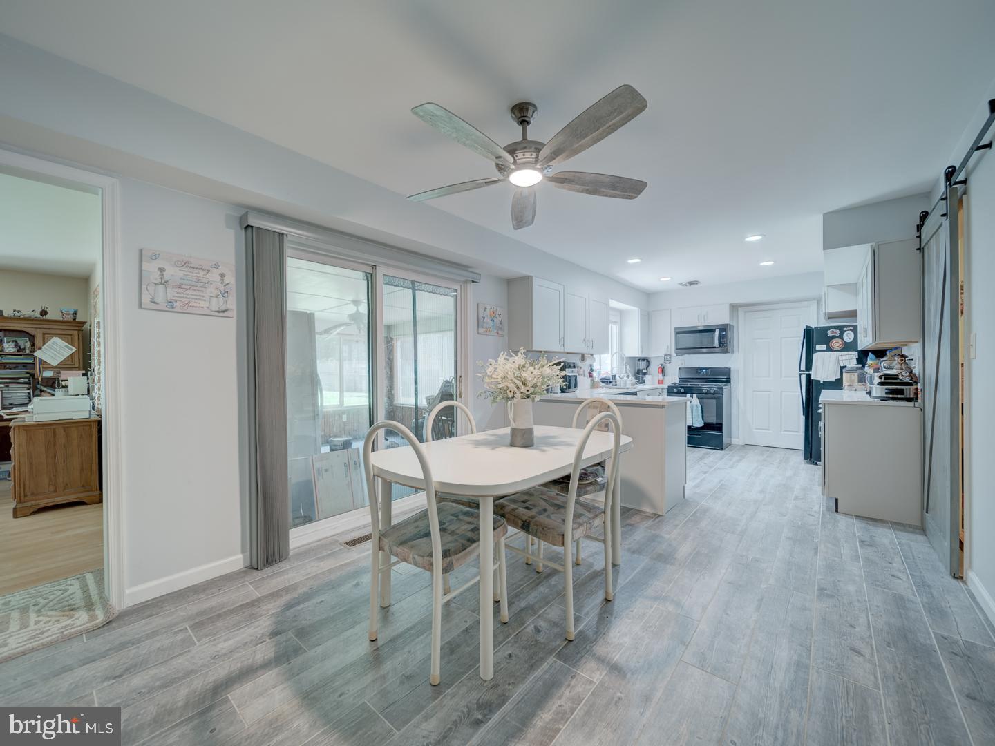 KENILWORTH - Residential