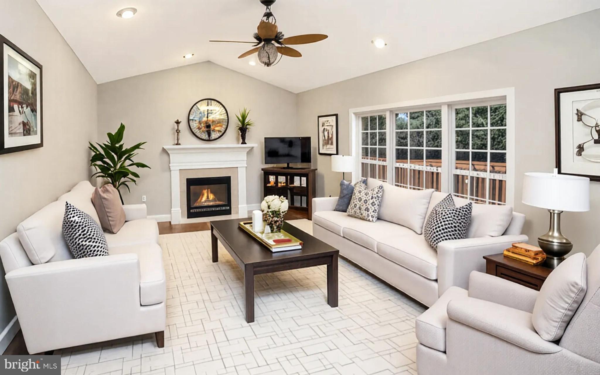 STAFFORD LAKES - Residential